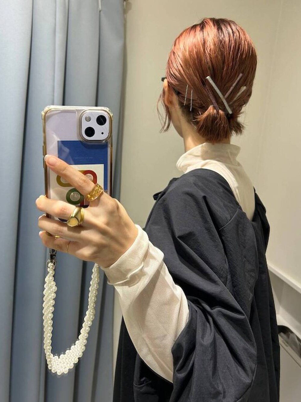 「女子ウケ、個性派、ママコーデ、ローリーズスタイル_LOWRYS FARM、公認インフルエンサー_LOWRYS FARM、大人女子カジュアル_LOWRYS FARM、カジュアル、LOWRYS FARM、ヘアアクセサリー」｜「Me%の☆10本セット☆10Pセットピン（ヘアピン、グレー系）」を使った、milkさん（レディース・160cm）の秋コーディネートの3枚目の写真