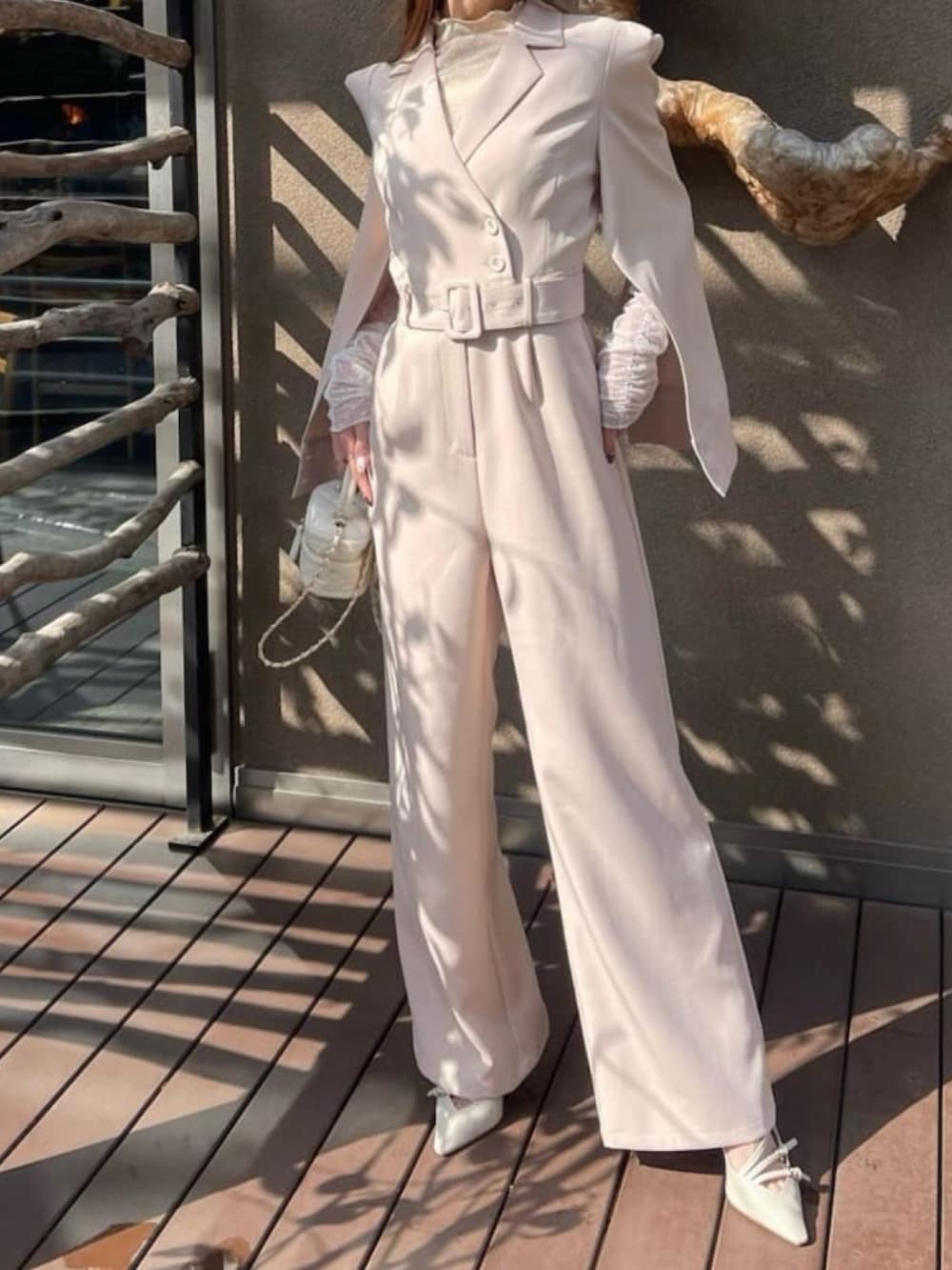 「春色、大人コーデ、キレイめ、初春コーデ、大人かわいい、オトナカワイイ、春服コーデ、オールインワン、オケージョン、オケージョンスタイル、お出かけコーデ」｜「ROYAL PARTYのドットギャザーチュールトップス（Tシャツ/カットソー、ホワイト系）」を使った、ROYALPARTYさん（レディース・163cm）の冬コーディネートの5枚目の写真