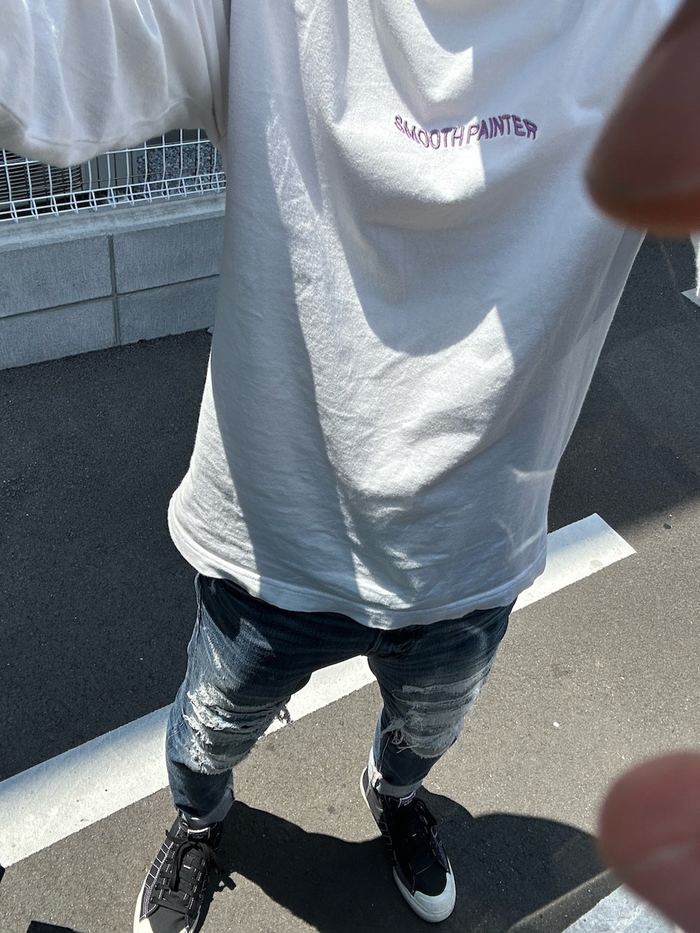 「XLARGEのアイテム（Tシャツ/カットソー、ホワイト系）」を使った、ヒーボーさん（メンズ・177cm）の夏コーディネートの2枚目の写真