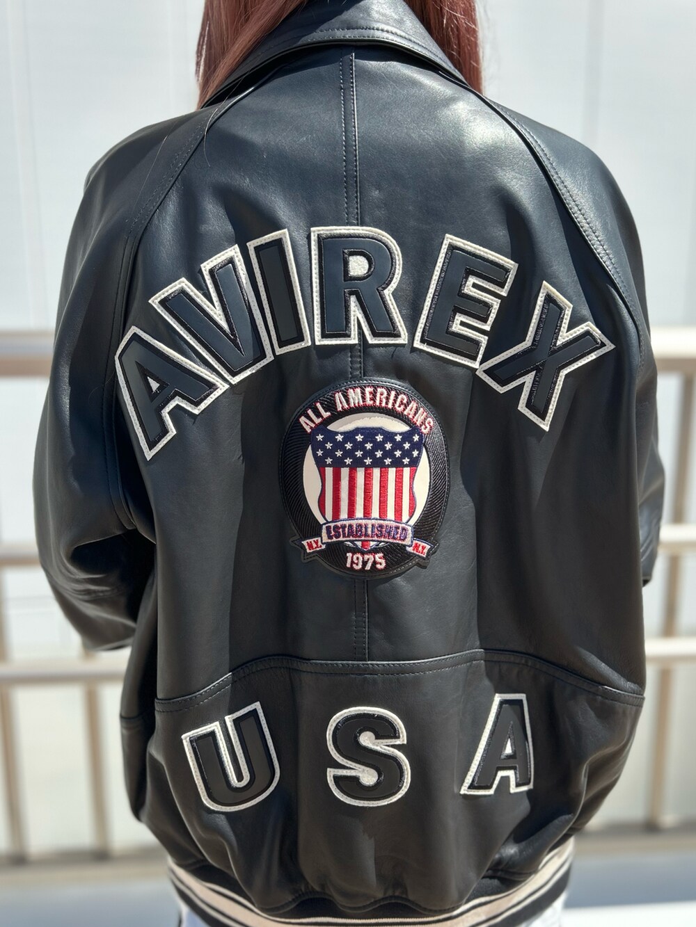 「AVIREX、AVIREXBelle、AVIREX海老名、レザージャケット、ピンナップガール、カーゴパンツ、フライトキャップ、スタッフコーデ、秋コーデ、いいね、save、フォローお願いします🤑」｜「AVIREXの【直営店限定】BOA FLIGHT CAP/ ボアフライトキャップ（キャップ、ブラック系）」を使った、あいかさん（レディース・158cm）の秋コーディネートの3枚目の写真