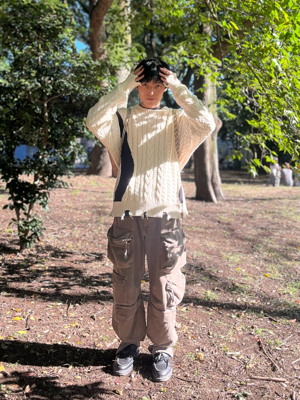 「ファッションを楽しもう、メンズファッション、お洒落さんとつながりたい、秋コーデ、シンプルスタイル、大人コーデ、ZARA、プチプラ、シンプル、いいね、save、フォローお願いします🤑、ローファー、ニット、カーゴパンツ、韓国ファッション、ootd」｜「Dr. MartensのDr.Martens CORE ADRIAN WS BLACK SMOOTH / ドクターマーチン コア エイドリアン WS ブラック スムース（ローファー、ブラック系）」を使った、(｀・ω・´)…YUTO…さん（メンズ・180cm）の秋コーディネートの2枚目の写真