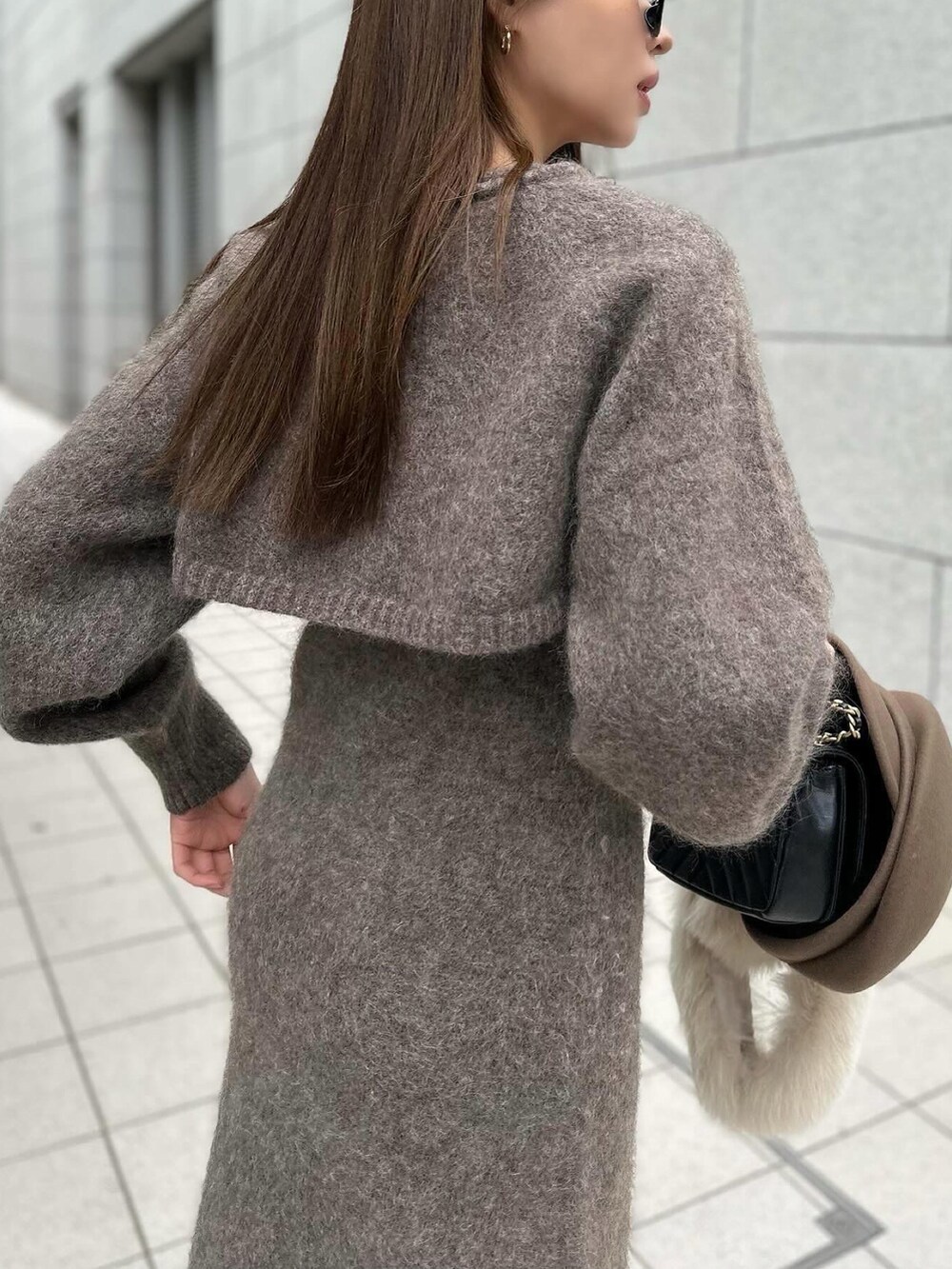 「シンプルスタイル、大人かわいい、シンプル、お洒落さんとつながりたい、キレイめコーデ、madder vintage、SET UP、ワンピース、セットアップ、オケージョン、きれいめカジュアル、キャスケット、サングラス、ブラウン、ワントーンコーデ」｜「Madder vintageのアイテム（ワンピース、ブラウン系）」を使った、Akaneさん（レディース・163cm）の冬コーディネートの3枚目の写真