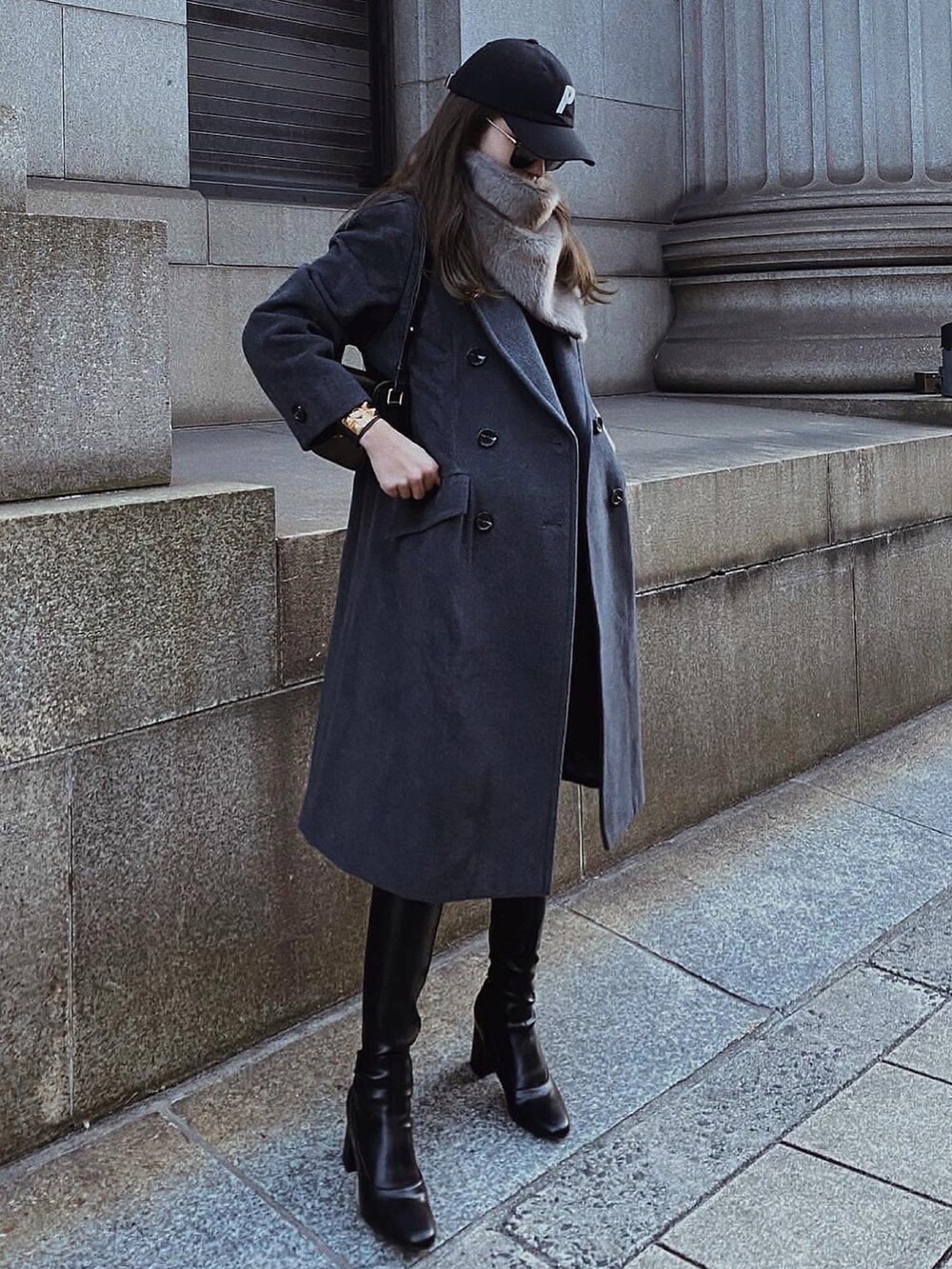 SAINT LAURENT PARISのチェスターコート（グレー系）を使った人気