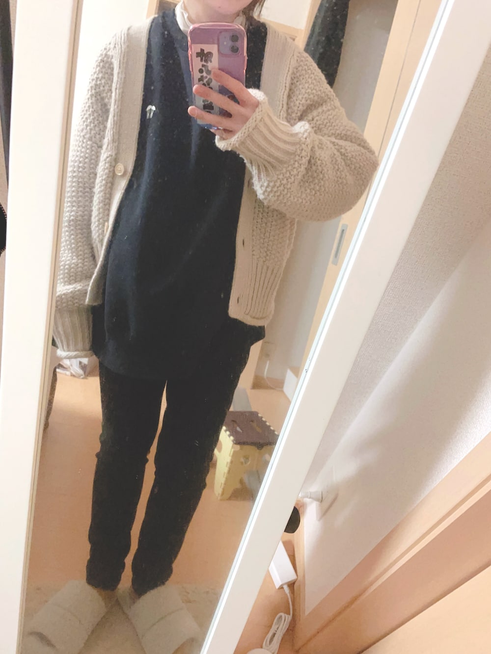 「低身長女子、春アウター、ステンカラーコート、ビッグスウェット、シアートップス、ミニバッグ、LIVEコーデ、メンズライク、プチプラ」｜「HOMMEのアイテム（スウェット、その他）」を使った、ユズルさん（レディース・151cm）の春コーディネートの2枚目の写真