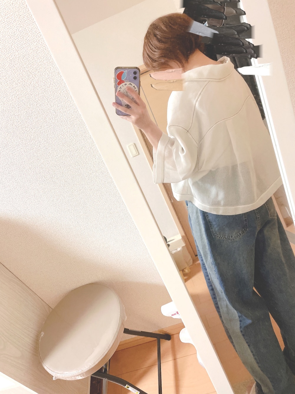 「夏だ！Tシャツ着よう！、みんなの白Tフェス、シアーシャツ、オーバーサイズ、シルクスクリーン、ワイドデニム、サイドライン、低身長女子、メンズライク、メッシュトップス、ラクチンコーデ、ペイズリー、グラフィックＴ、ショートシャツ、ステッチ」｜「CHRONOIZMのアイテム（Tシャツ/カットソー、その他）」を使った、ユズルさん（レディース・151cm）の夏コーディネートの2枚目の写真