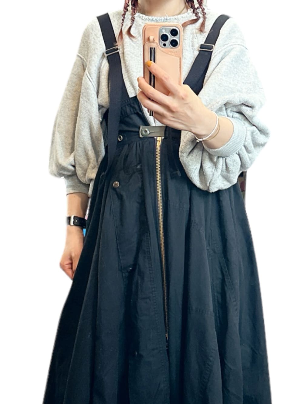 「オトナカジュアル、大人かわいい、ootd、軍モノ、リメイクスカート、着回しコーデ、春ファッション、40代ファッション、ママコーデ、美容師コーデ、美容師、ママファッション」｜「miciのアイテム（スウェット、グレー系）」を使った、emkさん（骨格ウェーブ・レディース・165cm）の春コーディネートの2枚目の写真