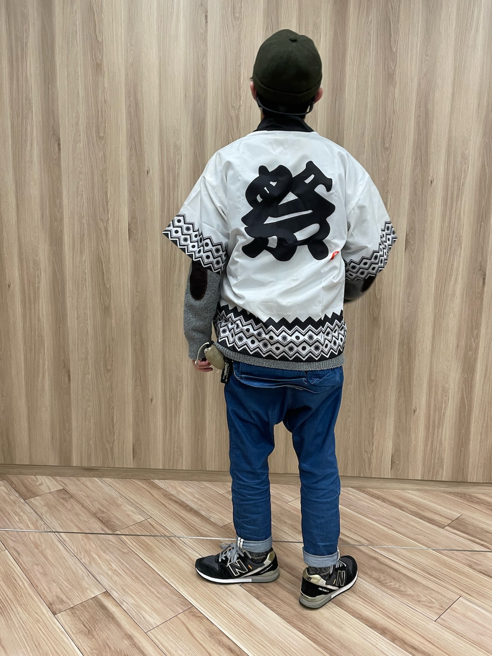 「参拝コーデ、はっぴ、5円がありますように、祝WEAR10年目」｜「NATAL DESIGNの【ネイタルデザイン】G55 サルエルフラップデニム/　G55 Sarouel Flap Denim Pants AUTHENTIC（デニムパンツ、ブルー系）」を使った、toshiさん（メンズ・168cm）の冬コーディネートの3枚目の写真