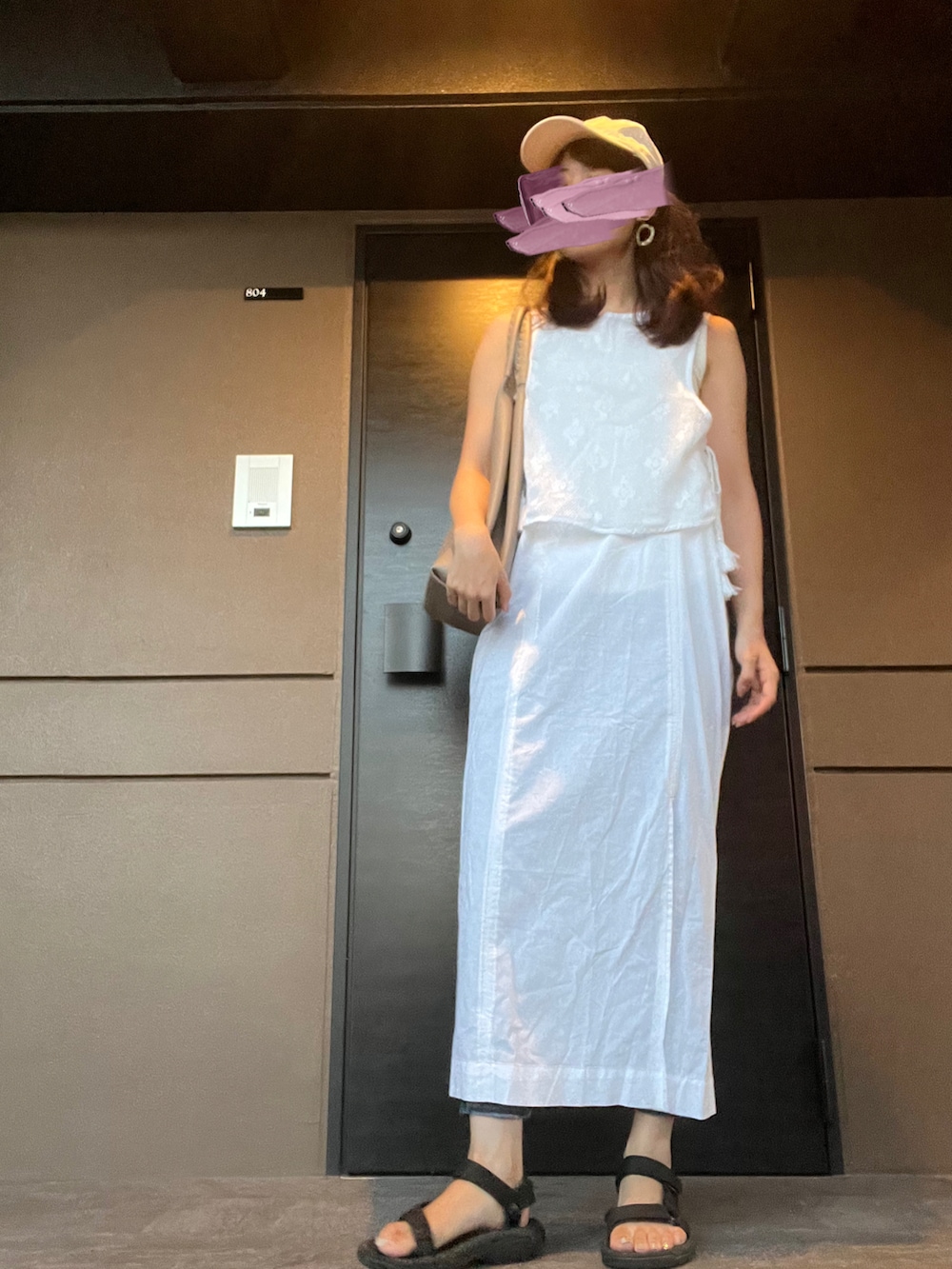 「シンプルスタイル、お出かけコーデ、休日スタイル、休日コーデ、オトナ女子、オトナカワイイ、カジュアル、大人ガーリー」｜「TevaのTeva / ハリケーン XLT2（サンダル、ブラック系）」を使った、toommypeco5さん（骨格ストレート・レディース・165cm）の秋コーディネートの3枚目の写真