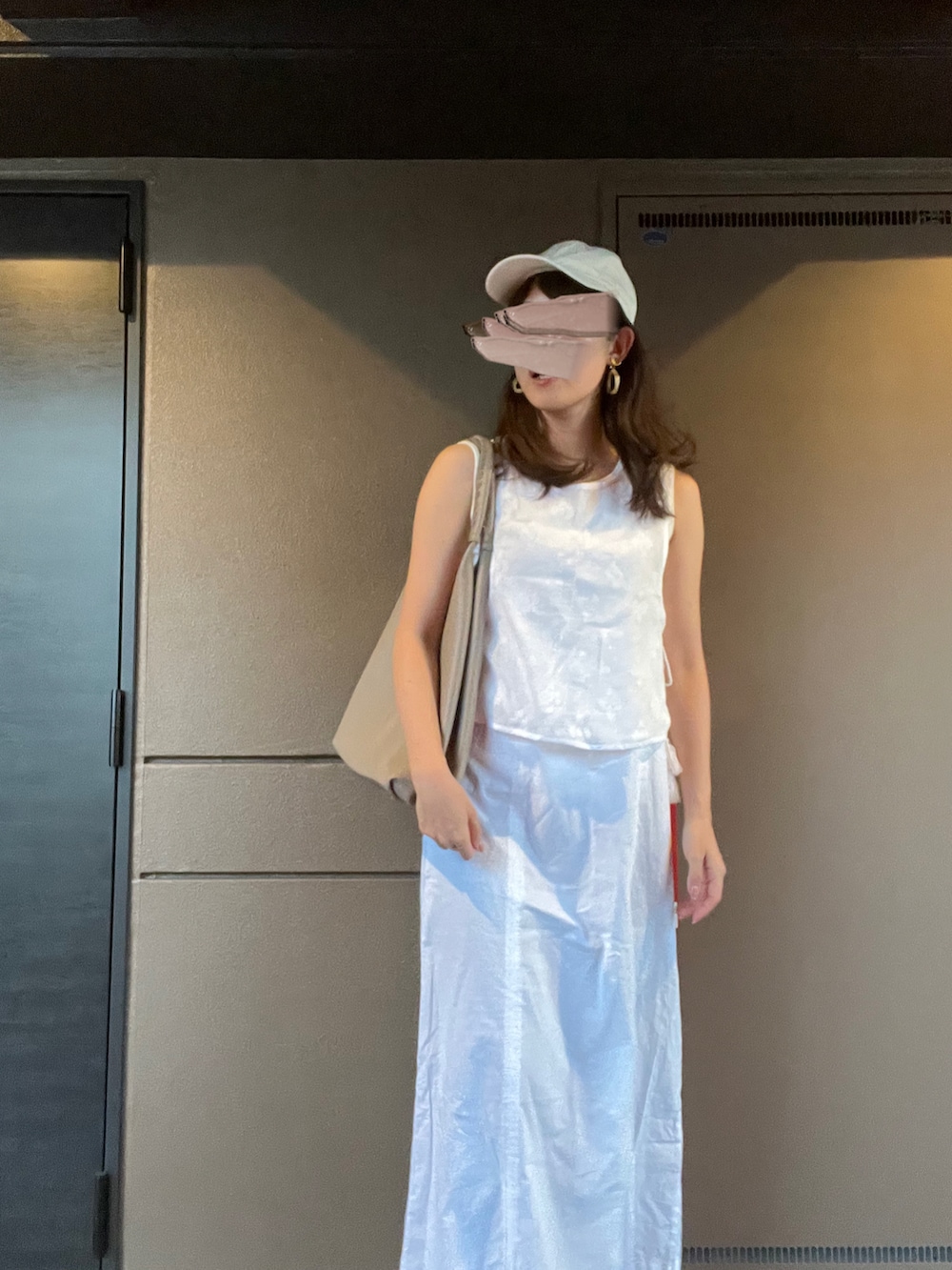 「シンプルスタイル、お出かけコーデ、休日スタイル、休日コーデ、オトナ女子、オトナカワイイ、カジュアル、大人ガーリー」｜「TevaのTeva / ハリケーン XLT2（サンダル、ブラック系）」を使った、toommypeco5さん（骨格ストレート・レディース・165cm）の秋コーディネートの4枚目の写真