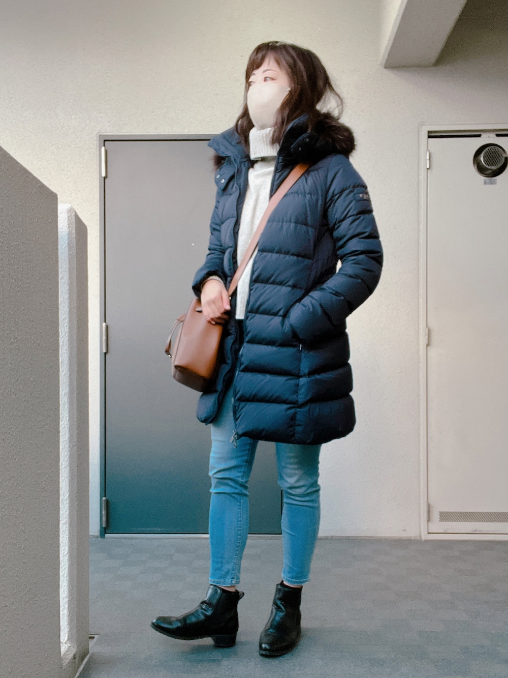 「タトラス、ダウンコート、冬コーデ、休日スタイル、休日コーデ、冬、TATRAS」｜「MACKINTOSH PHILOSOPHYのマッキントッシュ フィロソフィー ウイメンズ サイドゴアレインブーツ（ブーツ、ブラック系）」を使った、toommypeco5さん（骨格ストレート・レディース・165cm）の冬コーディネートの2枚目の写真