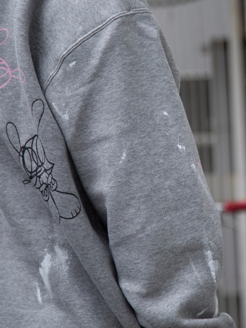 「NIKE、SPECIAL 1 CLOTHING、SKOLOCT、スウェット、ペイント、スウェットセットアップ、メッシュタンク、春コーデ、40代ストリート、裏原、surku、AIR METAL MAX、スニーカー、ラフ、原宿ストリート」｜「Yo! Bros!のアイテム（ハット、ブルー系）」を使った、Dジロさんさん（メンズ・175cm）の春コーディネートの3枚目の写真