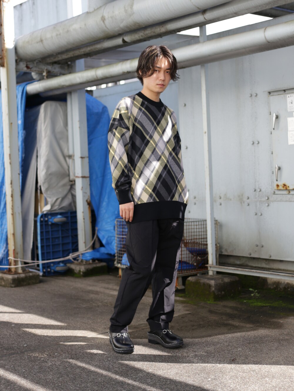「秋服コーデ、韓国ファッション、秋のコーデ、韓国コーデ」｜「CITY TOKYOのKAZUHIKO ANDO × A＋TOKYO テーパードパンツ/CULLNIデザイナー別注（スラックス、ブラック系）」を使った、aplusyutoさん（メンズ・165cm）の秋コーディネートの2枚目の写真