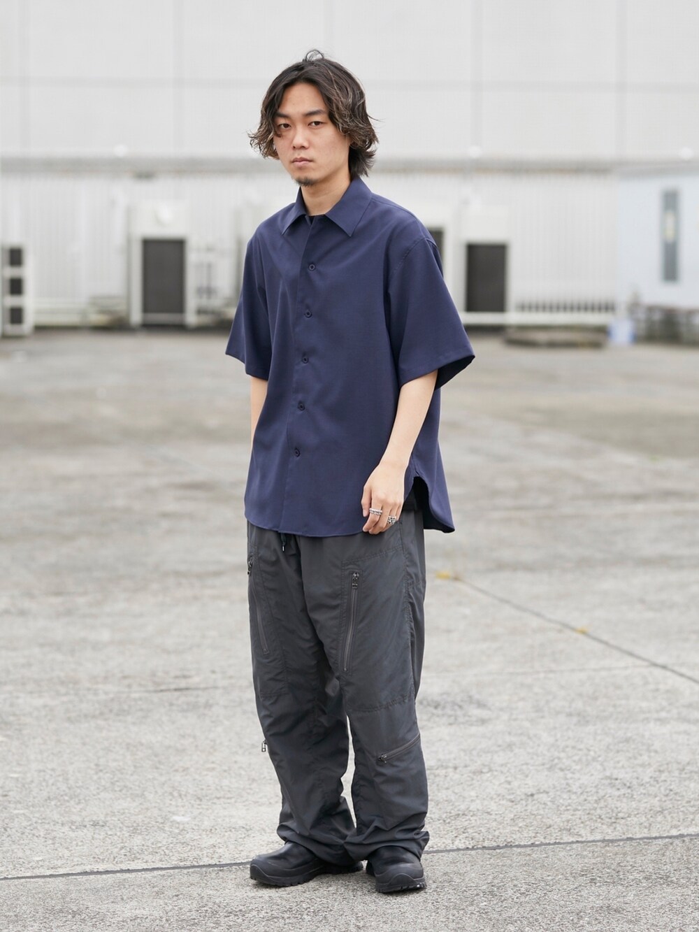 その他のシャツ/ブラウスを着用したメンズの春コーディネートの5枚目の写真