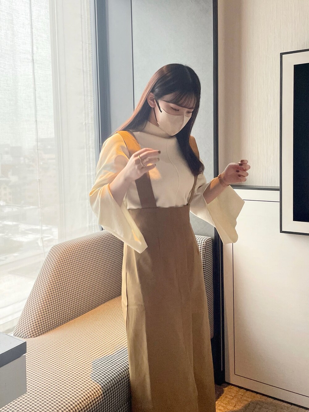 「お出かけコーデ日記、低身長コーデ、ジャンスカ、スカートスタイル、スリット、スリットスリーブ、淡色コーデ、淡色女子、154cmコーデ、春コーデ、今日のコーデ」｜「cheriellaの【cheriella】WEB限定ダンボールニットラグランワイドスリーブ新色追加（ニット/セーター、ホワイト系）」を使った、fuuuyyさん（レディース・154cm）の春コーディネートの2枚目の写真