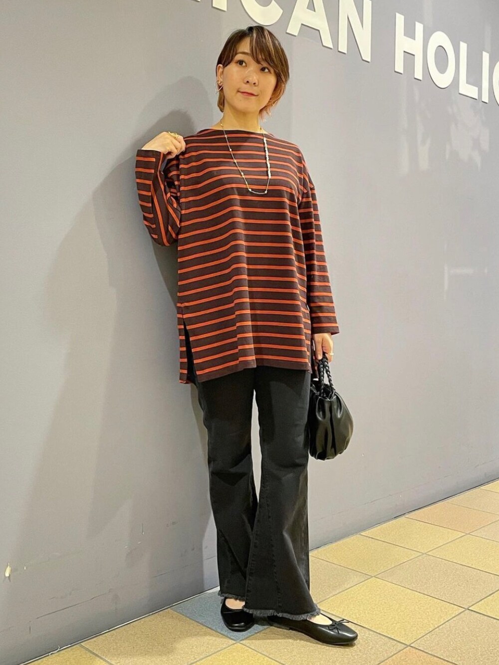 「ボーダートップス、ボーダーチュニック、チュニック丈、フレアデニム、フレアパンツ、フレアジーンズ、フレアパンツコーデ、デニムパンツ、ボーダー×デニム、バレエパンプス、秋コーデ、秋服まるっと大公開、AMERICAN HOLIC、アメリカンホリック」|「AMERICAN HOLICのマチ付きフレアデニム(デニムパンツ、ブラック系)」を使った、ah.susuyuさん(骨格ストレート・レディース・158cm)の秋コーディネートの2枚目の写真