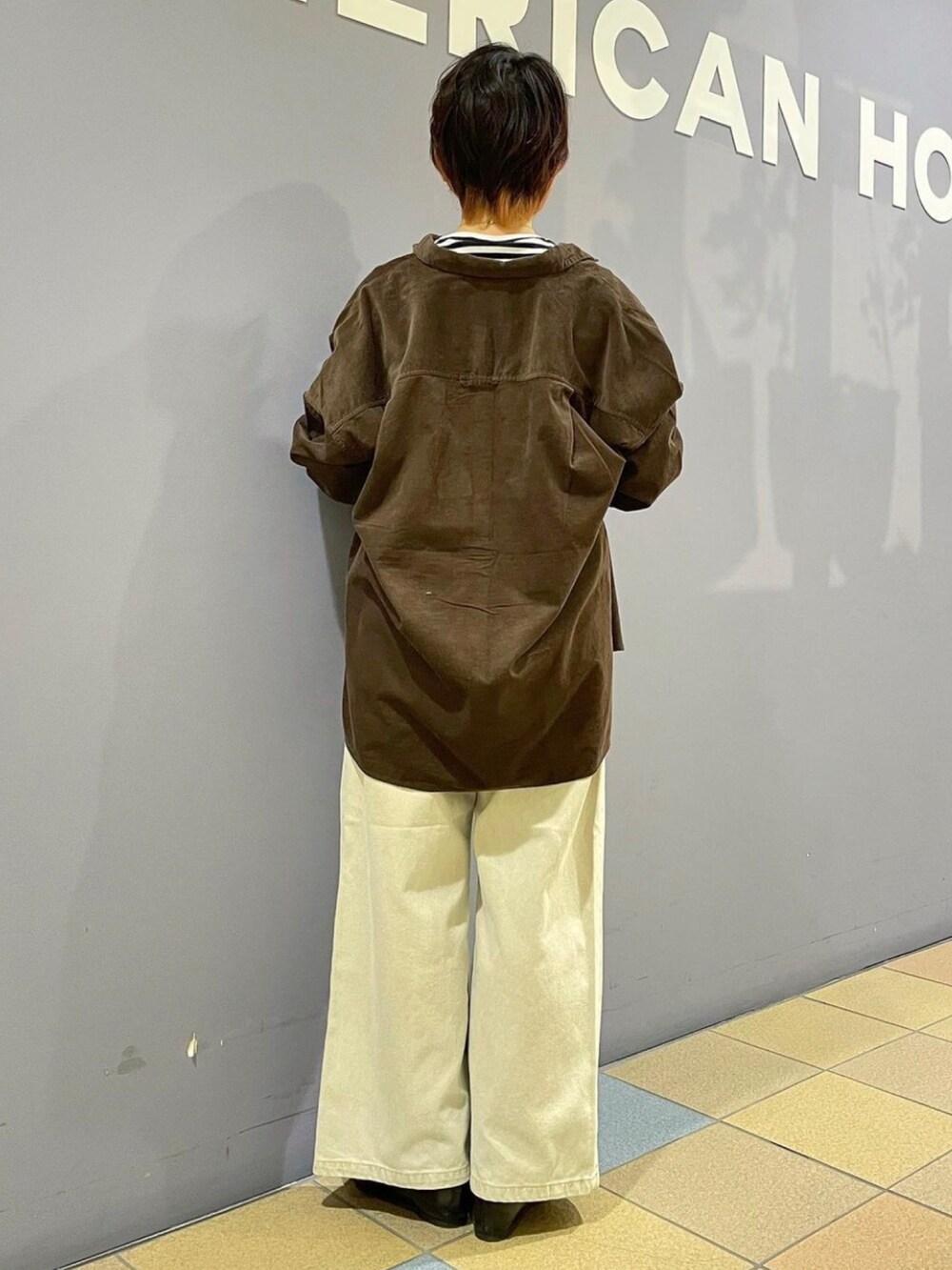 「秋服準備はじめました、秋服まるっと大公開、秋🍁コーデ、コーデュロイシャツ、シャツコーデ、シャツ好き集まれ、羽織シャツ、ボーダーカットソー、ワイドパンツコーデ、ワイドパンツ、ワイドパンツ ベージュ、ブラウン×ベージュ、アメリカンホリック、AMERICAN HOLIC」｜「AMERICAN HOLICのフロントタックワイドデニム（デニムパンツ、ベージュ系）」を使った、ah.susuyuさん（骨格ストレート・レディース・158cm）の秋コーディネートの4枚目の写真