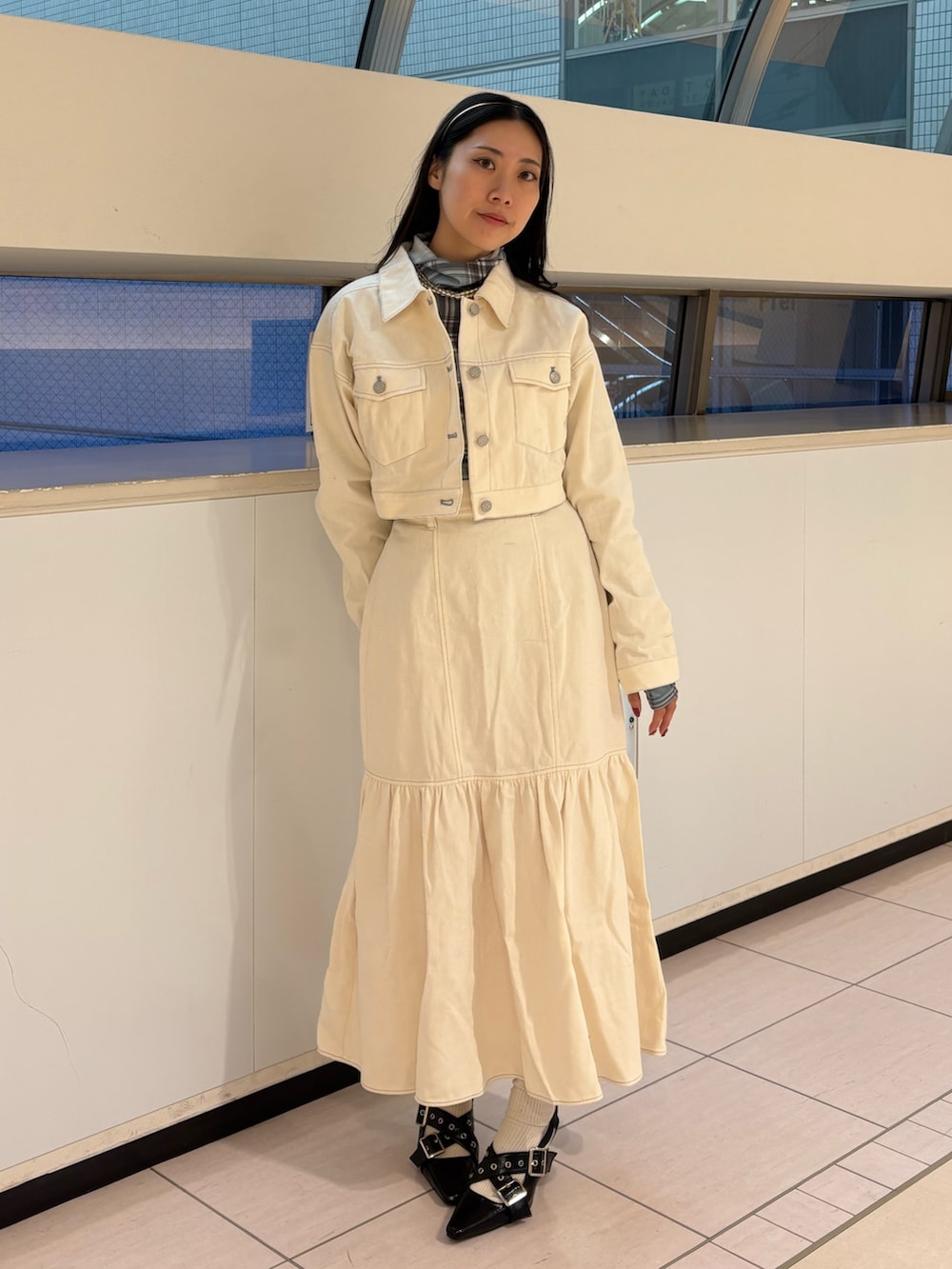 「冬コーデ、ホワイトコーデ、クリスマスに着たい服、マイベストコーデ2024、セットアップ、セットアップスタイル、jouetie、jouetiefashionista、jouetie_ootd、jouetieコーデ、jouetie ワンピース、ジュエティ、ジュエティ(jouetie)、ジュエティコーデ、大人かわいい」｜「jouetieのマルチWAYステッチマーメイドセットアップ（ワンピース、ホワイト系）」を使った、RINOさん（骨格ウェーブ・レディース・156cm）の冬コーディネートの2枚目の写真