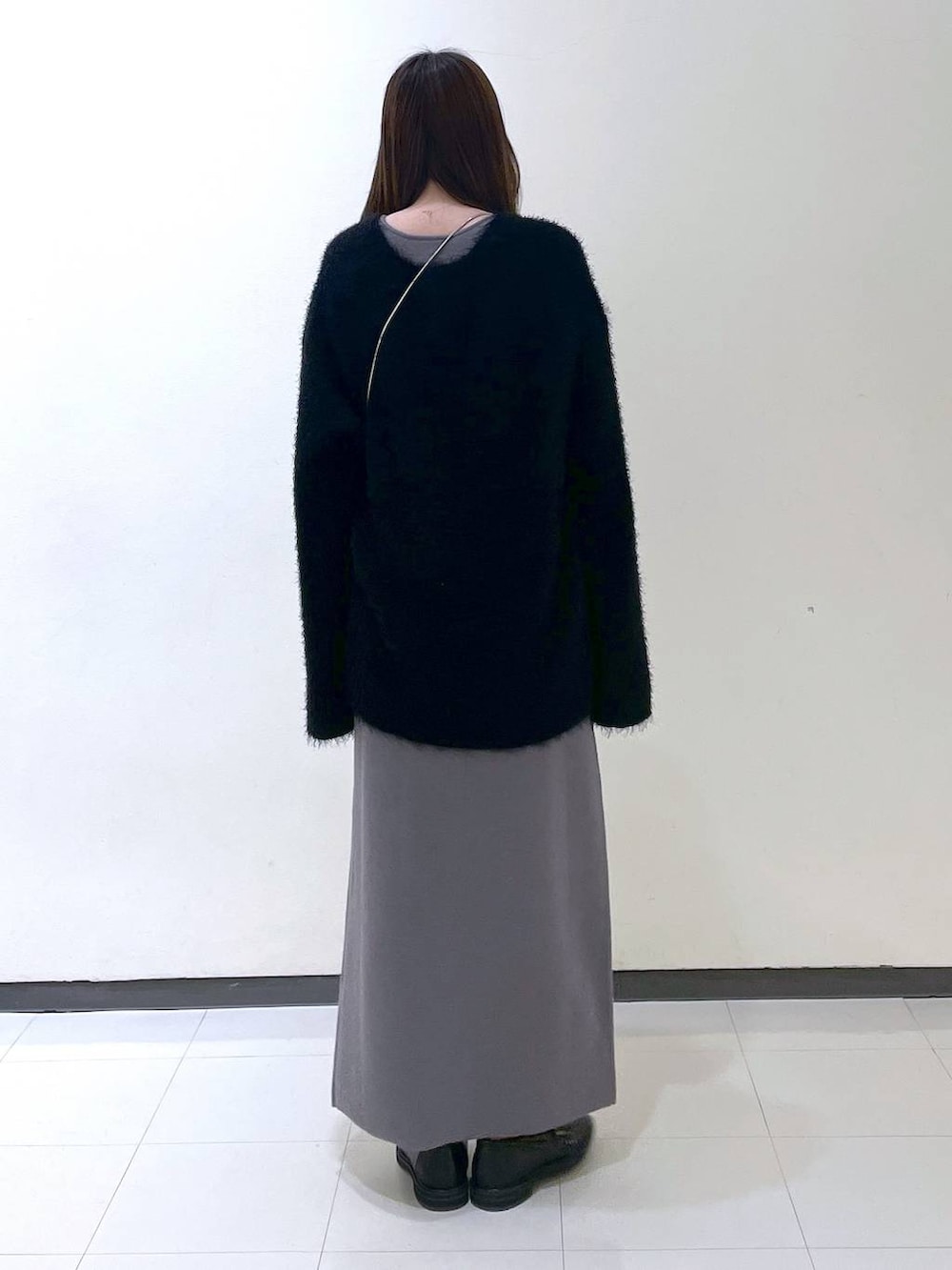 「コンサバ、高見え、ベーシック/シンプル、ワンピース、ブーツ、ニット」｜「e/rmの【e/rm】シャギールーズカーディガンセットワンピース（ワンピース、グレー系）」を使った、あいさん（レディース・156cm）の冬コーディネートの3枚目の写真