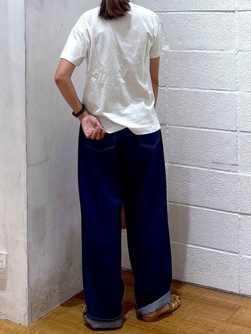 「高身長、着痩せ・細見え、ゆったり、休日コーデ、ママコーデ、春コーデ、夏コーデ、ローリーズスタイル_LOWRYS FARM、大人女子カジュアル_LOWRYS FARM、ベーシック/シンプル、きれいめ、カジュアル、LOWRYS FARM」｜「LOWRYS FARMのロールアップルーズデニム 499878（デニムパンツ、ブルー系）」を使った、hm4150さん（レディース・167cm）の夏コーディネートの3枚目の写真
