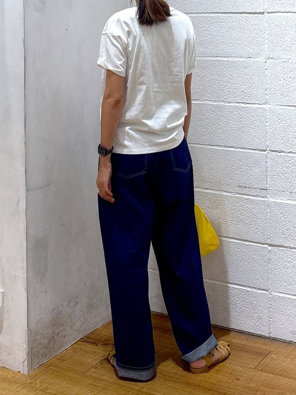「高身長、着痩せ・細見え、ゆったり、休日コーデ、ママコーデ、春コーデ、夏コーデ、ローリーズスタイル_LOWRYS FARM、大人女子カジュアル_LOWRYS FARM、ベーシック/シンプル、きれいめ、カジュアル、LOWRYS FARM」｜「LOWRYS FARMのロールアップルーズデニム 499878（デニムパンツ、ブルー系）」を使った、hm4150さん（レディース・167cm）の夏コーディネートの4枚目の写真