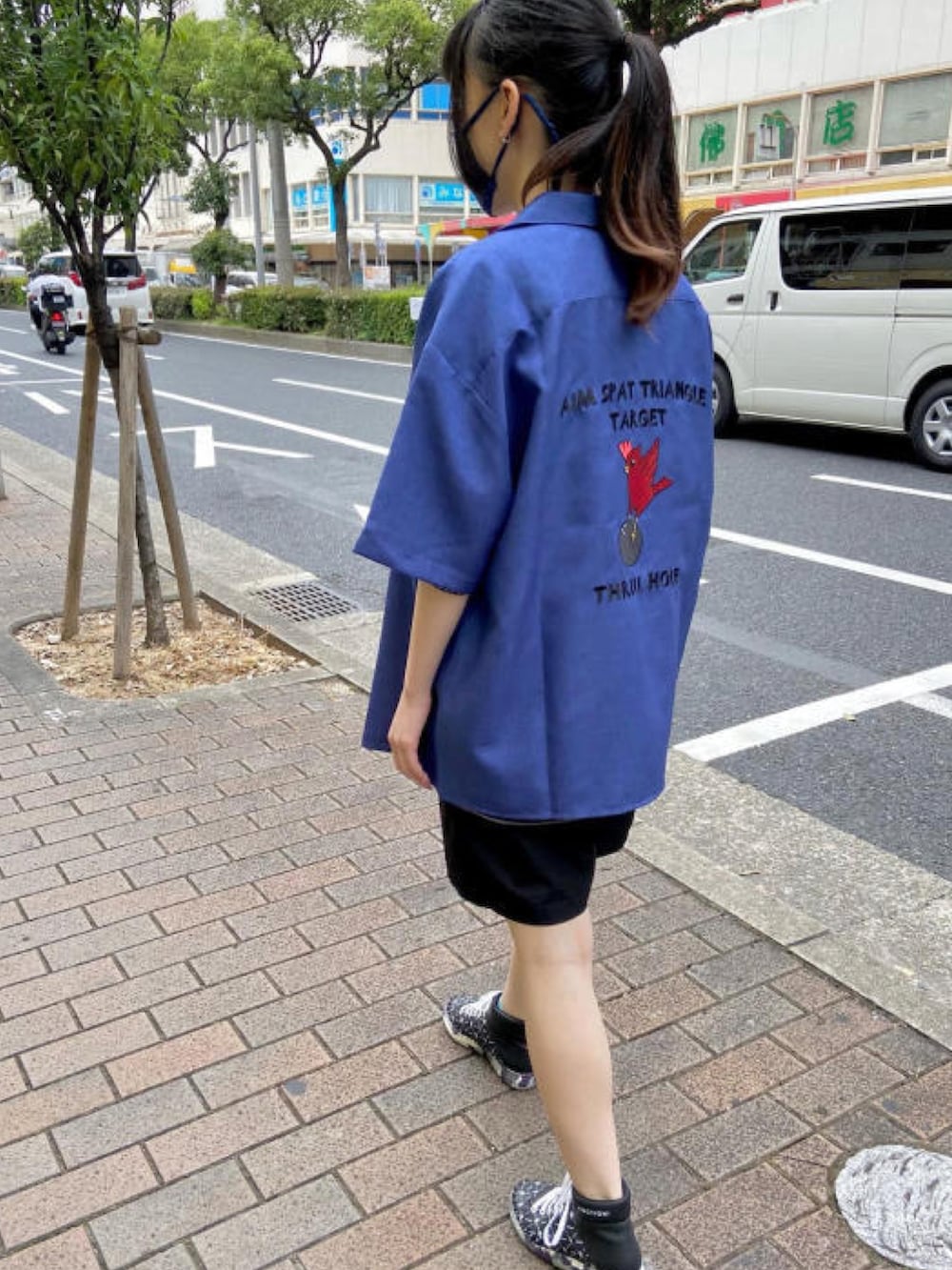「休日スタイル、ゆるコーデ、パンツコーデ、リネン、スニーカー、オトナガーリー、ハイカットスニーカー、アウトドアスタイル、in the ROOTS、2nd  ROOTS」｜「ATELANEのアイテム（Tシャツ/カットソー、ブルー系）」を使った、ROOTS_official @相互さん（レディース・164cm）の夏コーディネートの2枚目の写真