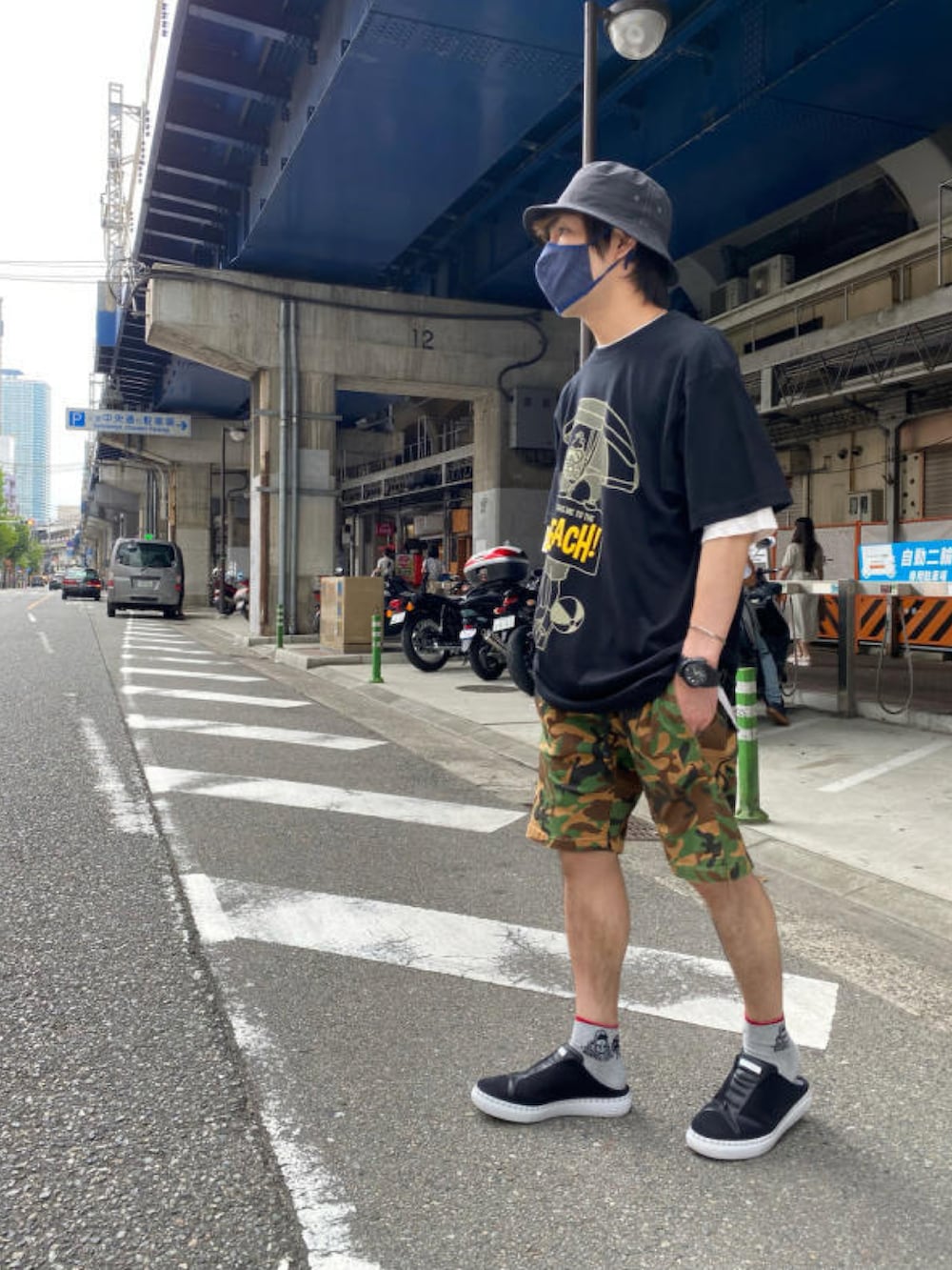 「アウトドアスタイル、キャンプ、シンプルコーデ、真夏のアクティブスタイル、カジュアルコーデ、サンダル、大人カジュアル」｜「HAGHERのアイテム（キャップ、グレー系）」を使った、ROOTS_official @相互さん（メンズ・170cm）の夏コーディネートの3枚目の写真