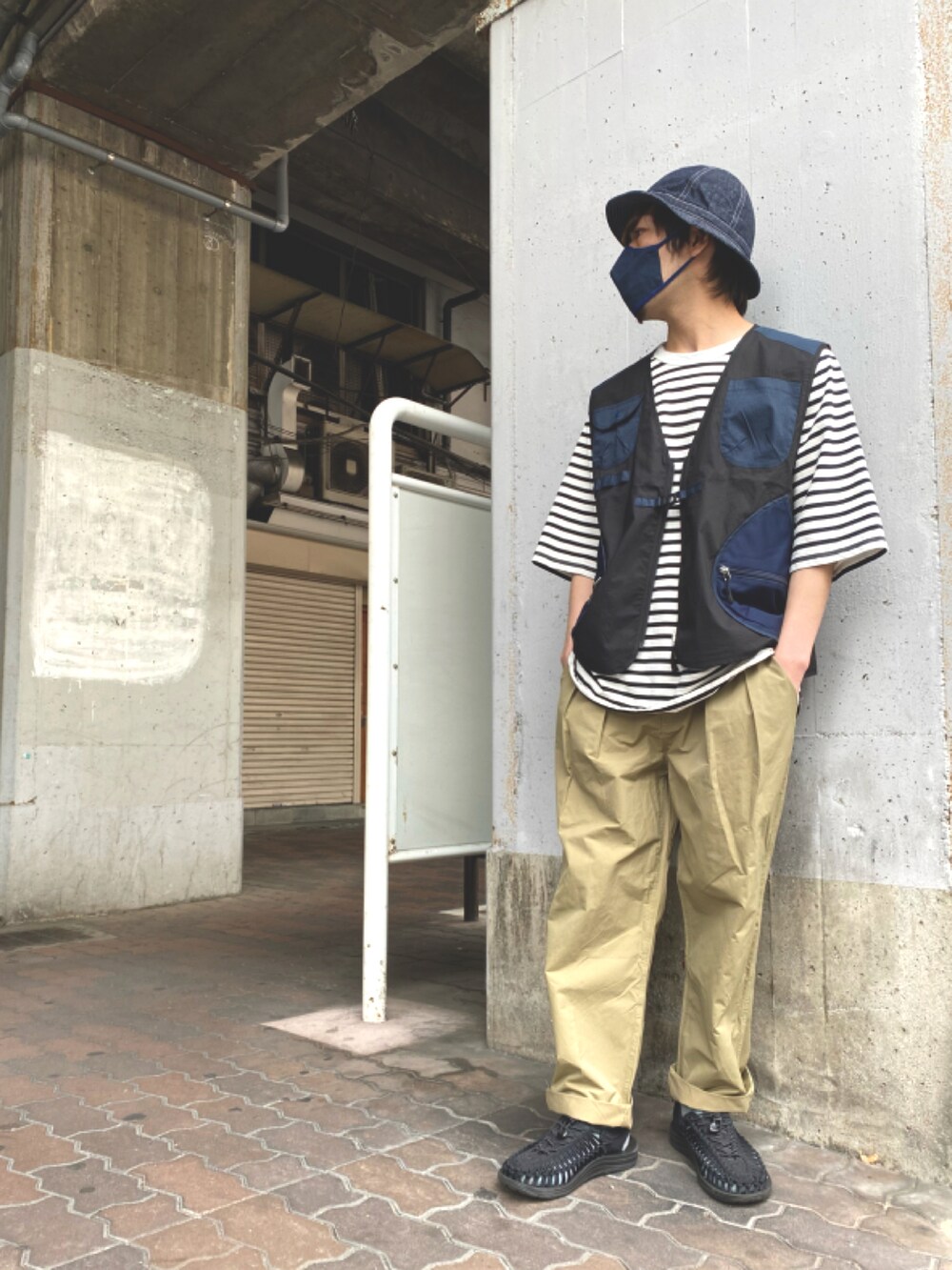 「カジュアルコーデ、ベスト×シャツ、サンダル、ベストスタイル、ボーダーTシャツ、夏コーデ、真夏のアクティブスタイル、in the ROOTS、2nd ROOTS」｜「HIGHERのアイテム（ハット、ブルー系）」を使った、ROOTS_official @相互さん（メンズ・170cm）の夏コーディネートの2枚目の写真
