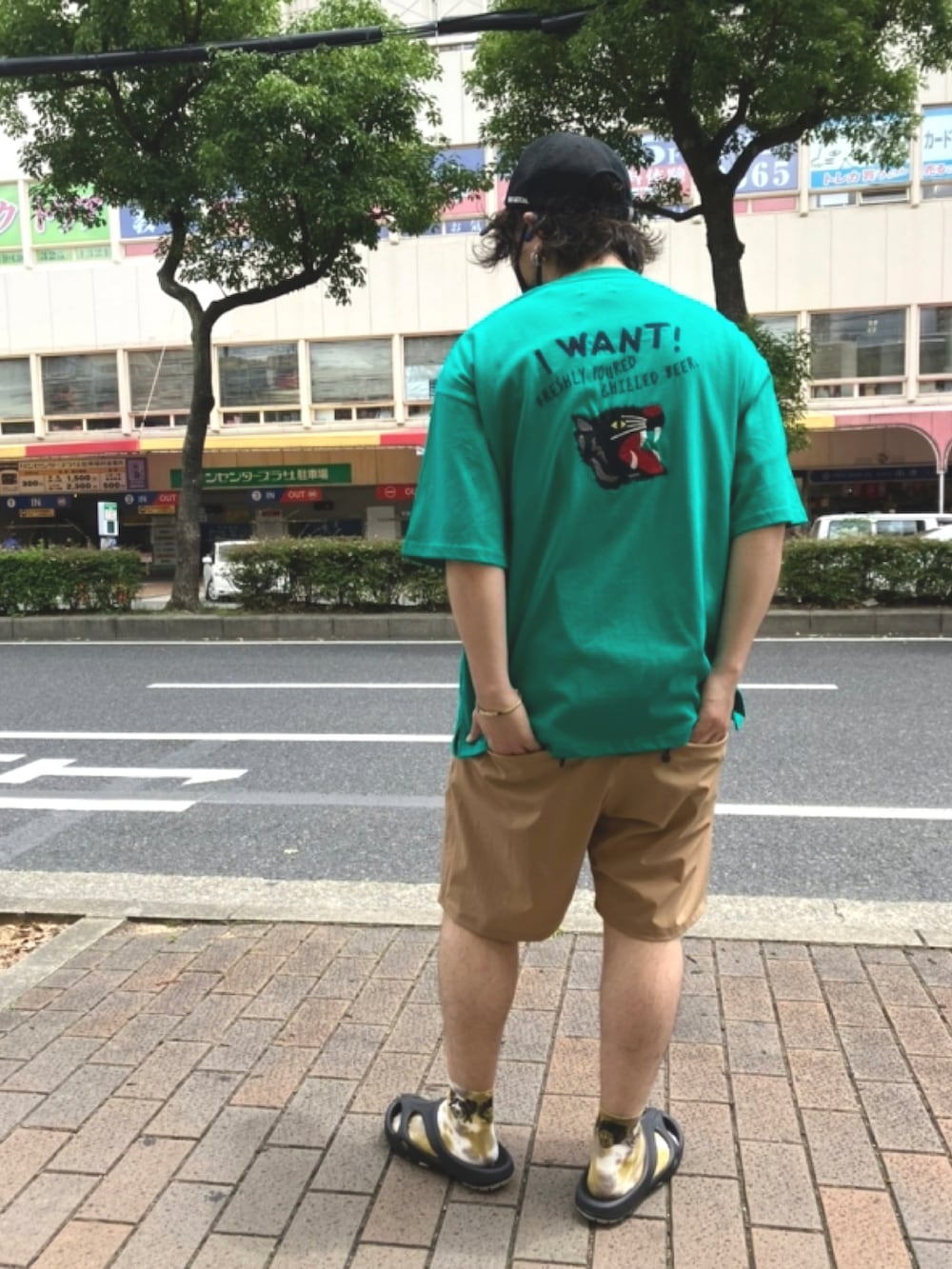「休日スタイル、ゆるコーデ、Tシャツ、短パン、夏コーデ、リネン、ガラシャツ、カジュアル、アメカジ、in the ROOTS、2nd  ROOTS」｜「ATELANEのアイテム（Tシャツ/カットソー、グリーン系）」を使った、ROOTS_official @相互さん（メンズ・166cm）の夏コーディネートの2枚目の写真