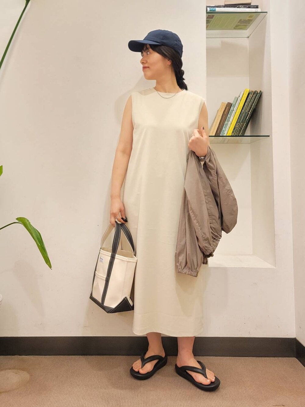emiinamiiさんの「『吸水速乾/UVカット』DRY OUT SLEEVLESS ONE-PIECE（EKAL）」を使ったコーディネートの6枚目の写真