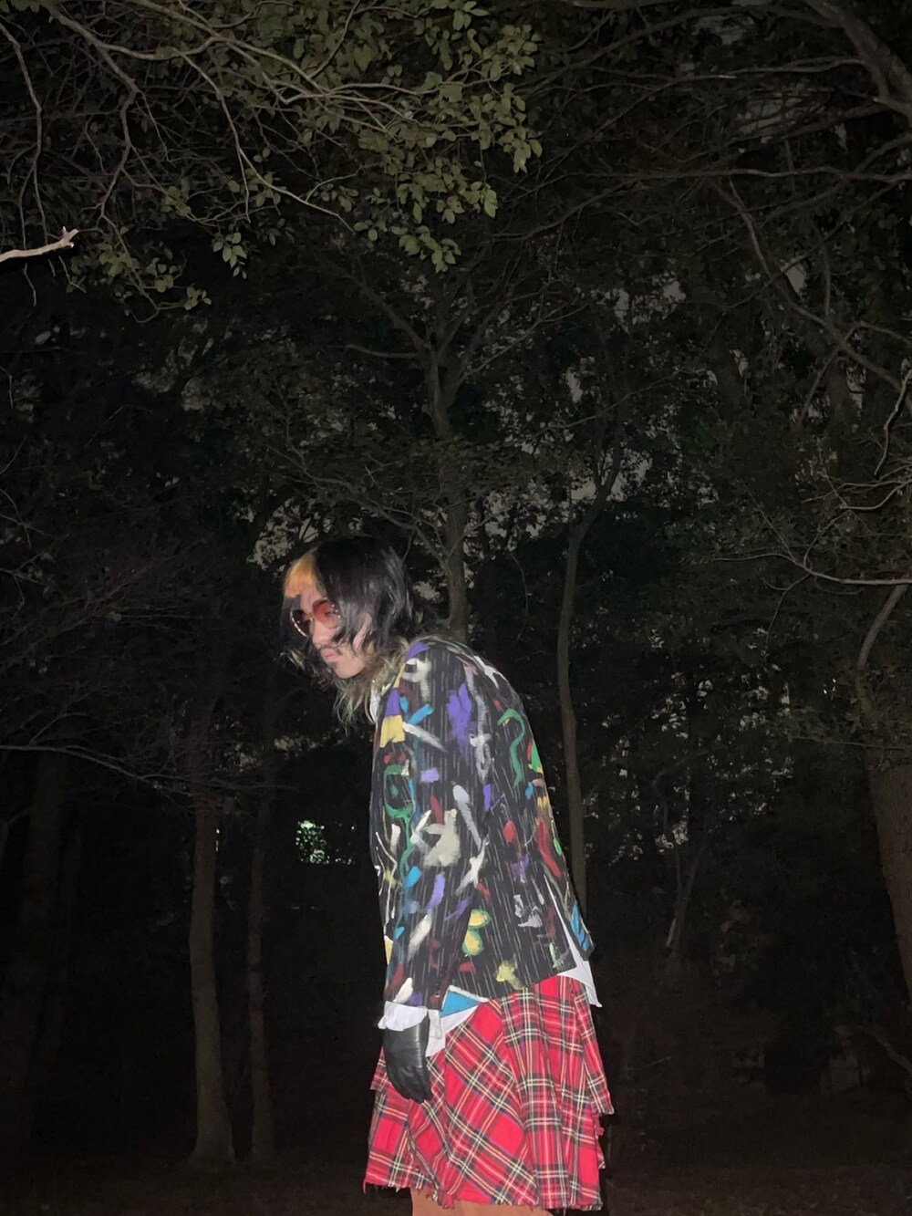 「ootd、古着、古着コーデ、フリルシャツ、ベルボトム、サングラス、リメイク、ペイント」｜「Re:makeのアイテム（テーラードジャケット、その他）」を使った、shanghaiさん（メンズ・173cm）の冬コーディネートの2枚目の写真
