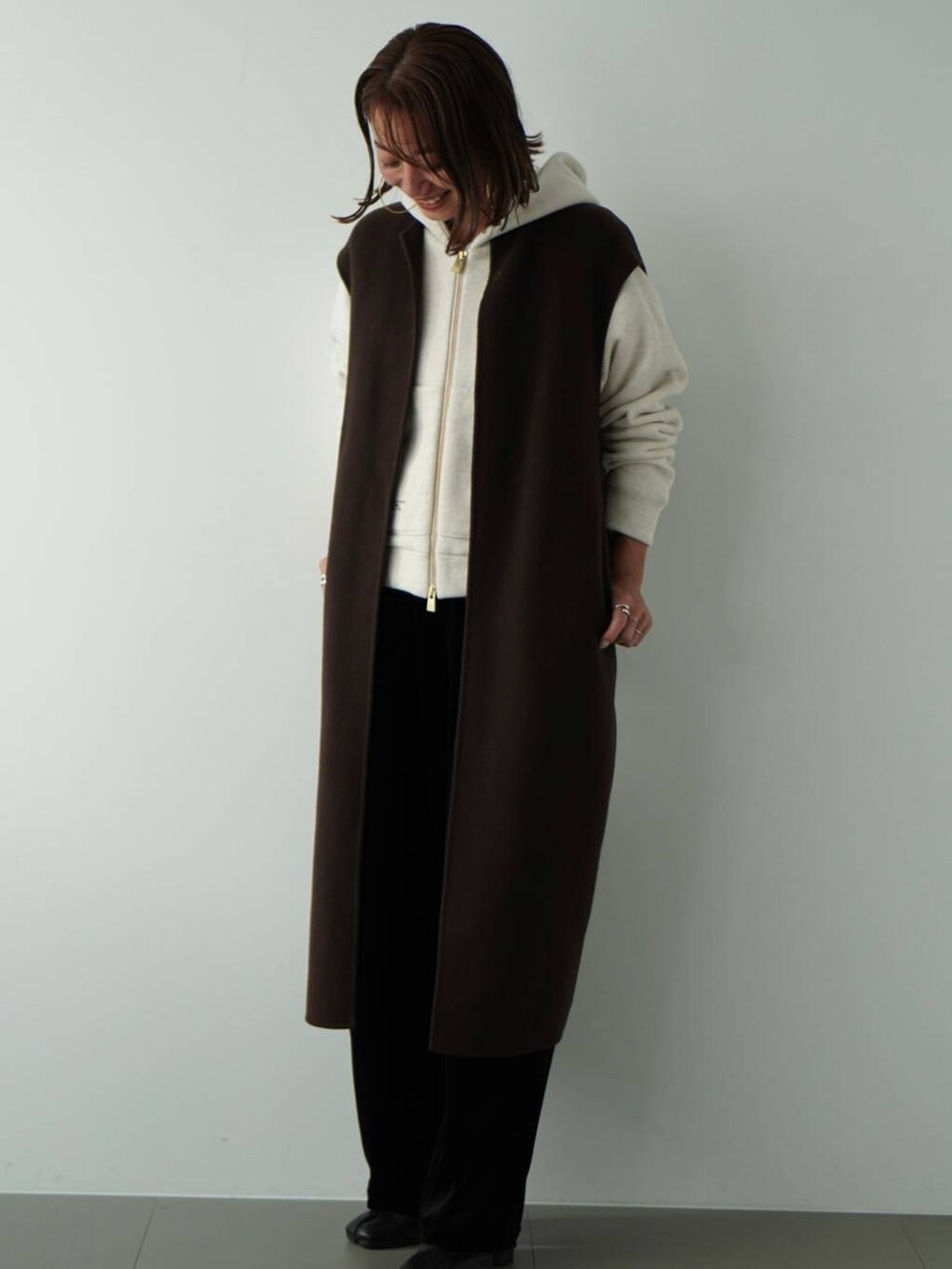 「Curensology」｜「CurensologyのCurensology(カレンソロジー)/マンテコリバーロングベスト（ベスト、ブラウン系）」を使った、shimoさん（レディース・156cm）の秋コーディネートの4枚目の写真