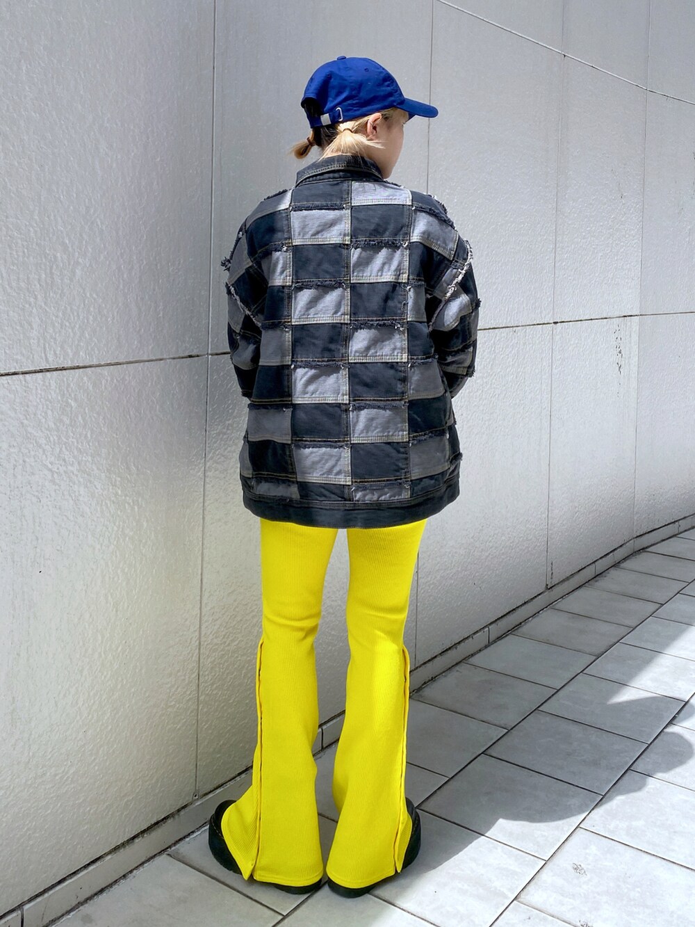 「春服みてみて、着回しコーデ、x-girl、Xgirl_ootd」｜「X-girlのPATCHWORK DENIM JACKET（デニムジャケット、ブラック系）」を使った、airiさん（レディース・152cm）の春コーディネートの2枚目の写真