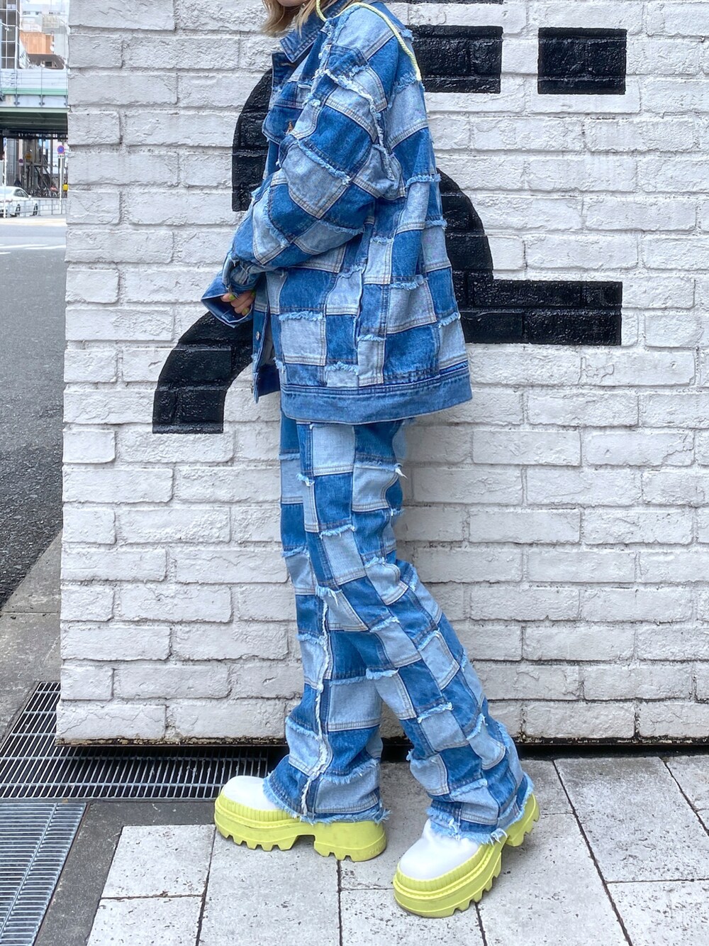 「春服みてみて、x-girl、Xgirl_ootd」｜「X-girlのPATCHWORK DENIM JACKET（デニムジャケット、ブルー系）」を使った、airiさん（レディース・152cm）の春コーディネートの4枚目の写真