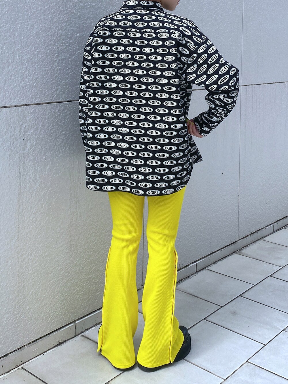 「春服みてみて、x-girl、Xgirl_ootd」｜「X-girlのSTRIPED KNIT CAP（ニットキャップ/ビーニー、ブラック系）」を使った、airiさん（レディース・152cm）の春コーディネートの3枚目の写真