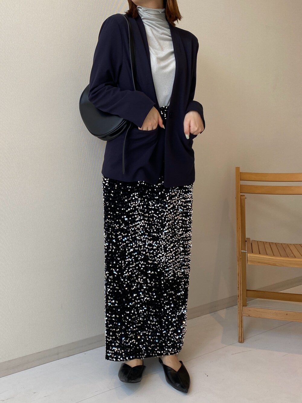 「レディースファッション、スタッフ、レギュラー、働く服、休日スタイル、休日コーデ、秋コーデ、ジャケットスタイル、シアートップス」｜「7days Life Stylingの【すご伸び！やみつきスーツ】洗濯機OK・ストレッチ カットソー素材セットアップパンツスーツ（Vノーカラージャケット＋テーパードパンツ/ワイドパンツ）（スーツセット、ブルー系）」を使った、nさん（レディース・157cm）の秋コーディネートの2枚目の写真