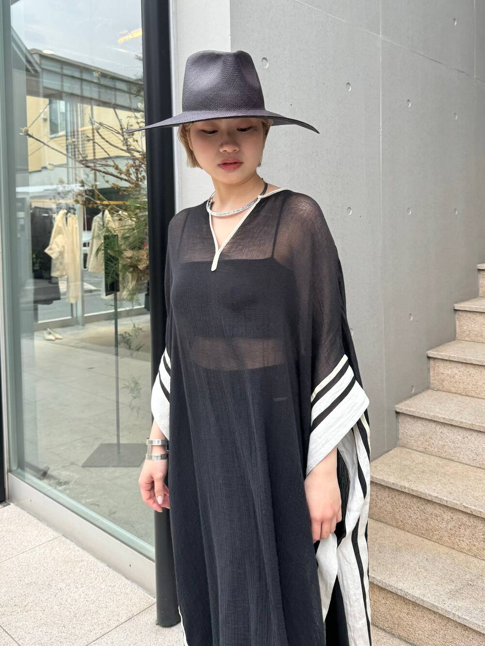 「ブラックコーデ、ベーシック/シンプル、Chaos、夏コーデ、春コーデ、ワンピース、ストール、モード、ヘルシー、水着、チューブトップ」｜「ChaosのChaos(カオス)/ベアチューブ（チューブトップ、ブラック系）」を使った、AYUMIさん（レディース・158cm）の春コーディネートの4枚目の写真