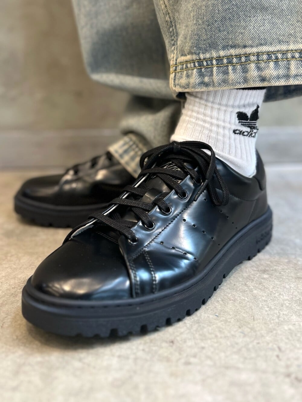 プレミアム エッセンシャルズ デニム パンツ、スタンスミス Freizeit