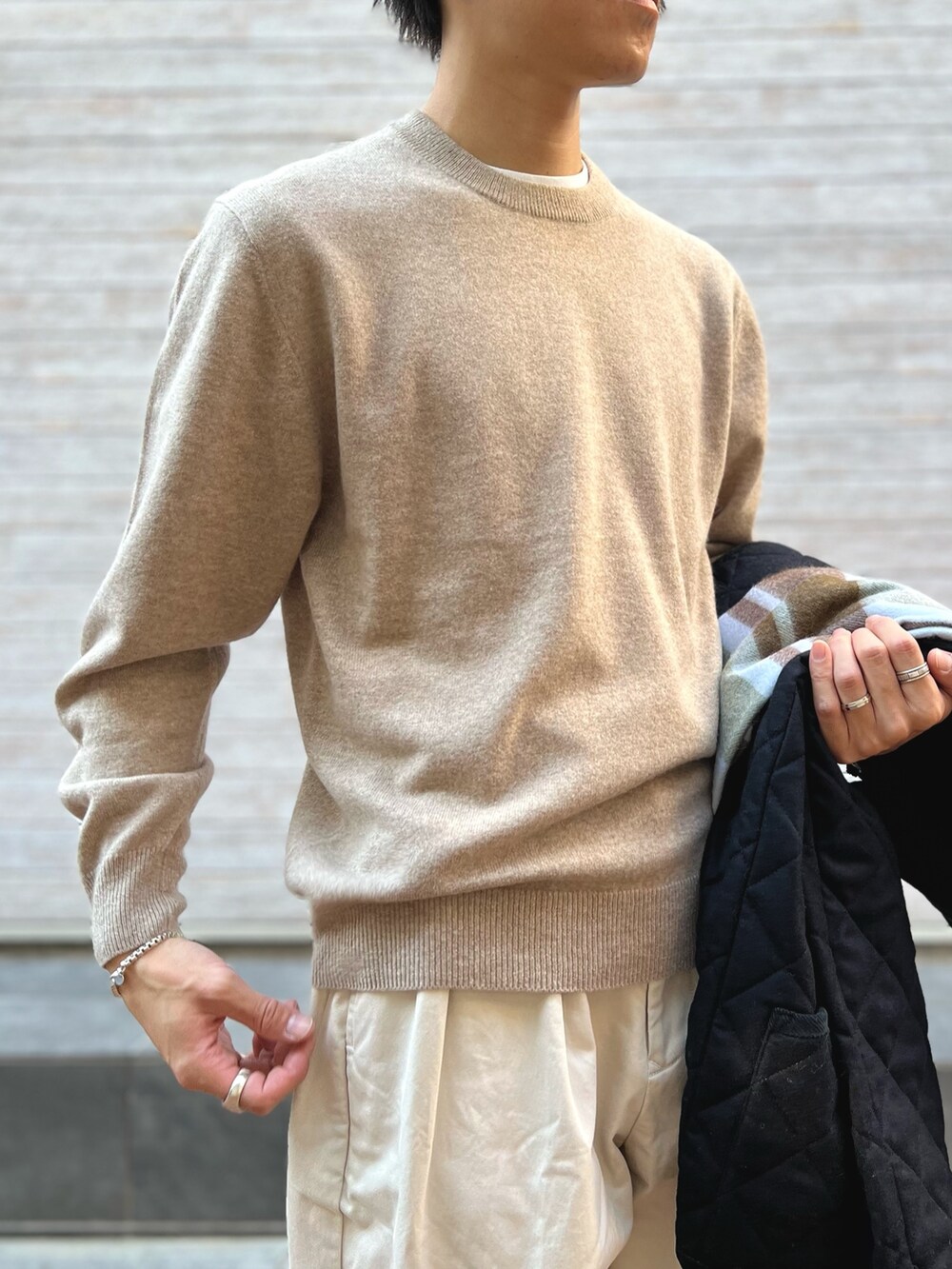 「冬アウター、チェック、休日スタイル、お出かけコーデ、マフラー、きれいめカジュアル、おでかけコーデ、ニット、秋冬、冬コーデ、キルティング、カジュアル、カジュアルコーデ、ローファー」｜「Traditional Weatherwearの【WEB限定】【Traditional WeatherWear】WAVERLY TWW WOOL  ウールサキソニー キルティングジャケット（ブルゾン、ブルー系）」を使った、nishiokaさん（メンズ・169cm）の冬コーディネートの6枚目の写真