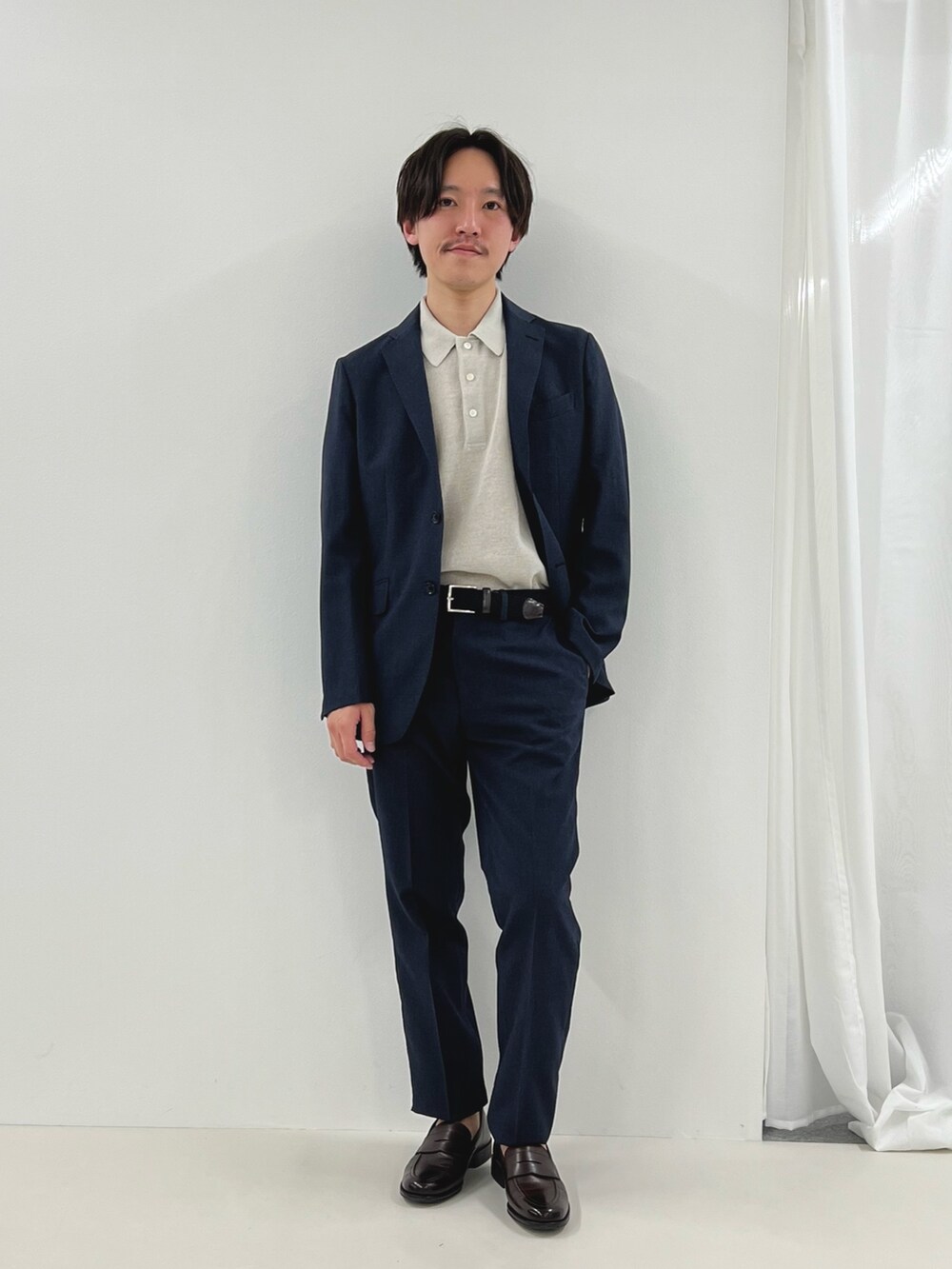 「ローファー、セットアップ、メンズファッション、きれいめカジュアル、春夏コーデ、スラックス、ビジネススタイル、ジャケット、通勤コーデ、スーツスタイル、春コーデ、夏コーデ」｜「NOLLEY'S goodmanの《ビジカジ / セットアップ対応》サマートラベスト TRABEST ジャケット（テーラードジャケット、ブルー系）」を使った、nishiokaさん（メンズ・169cm）の春コーディネートの3枚目の写真