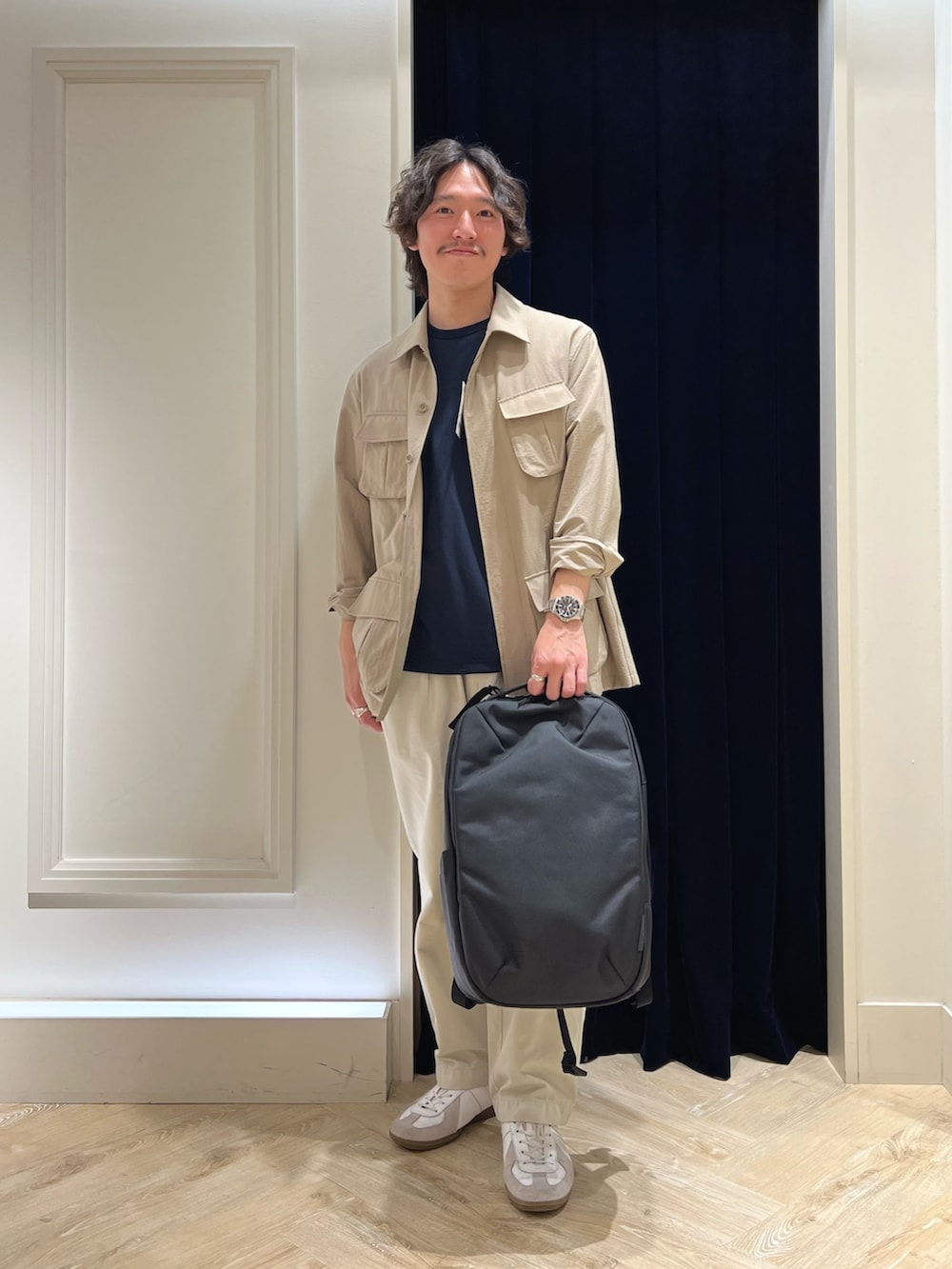 「春色、春めき満開コーデ、淡色コーデ、休日スタイル、オトナカジュアル、春アウター、休日コーデ、おしゃれさんと繋がりたい、カジュアル、カジュアルコーデ、ミリタリー、春夏コーデ、春コーデ、バックパック、Tシャツ」｜「NOLLEY’Sの《撥水/ウォッシャブル》リップストップ ストレッチファティーグJK 25SS（ミリタリージャケット、ベージュ系）」を使った、nishiokaさん（メンズ・169cm）の春コーディネートの6枚目の写真