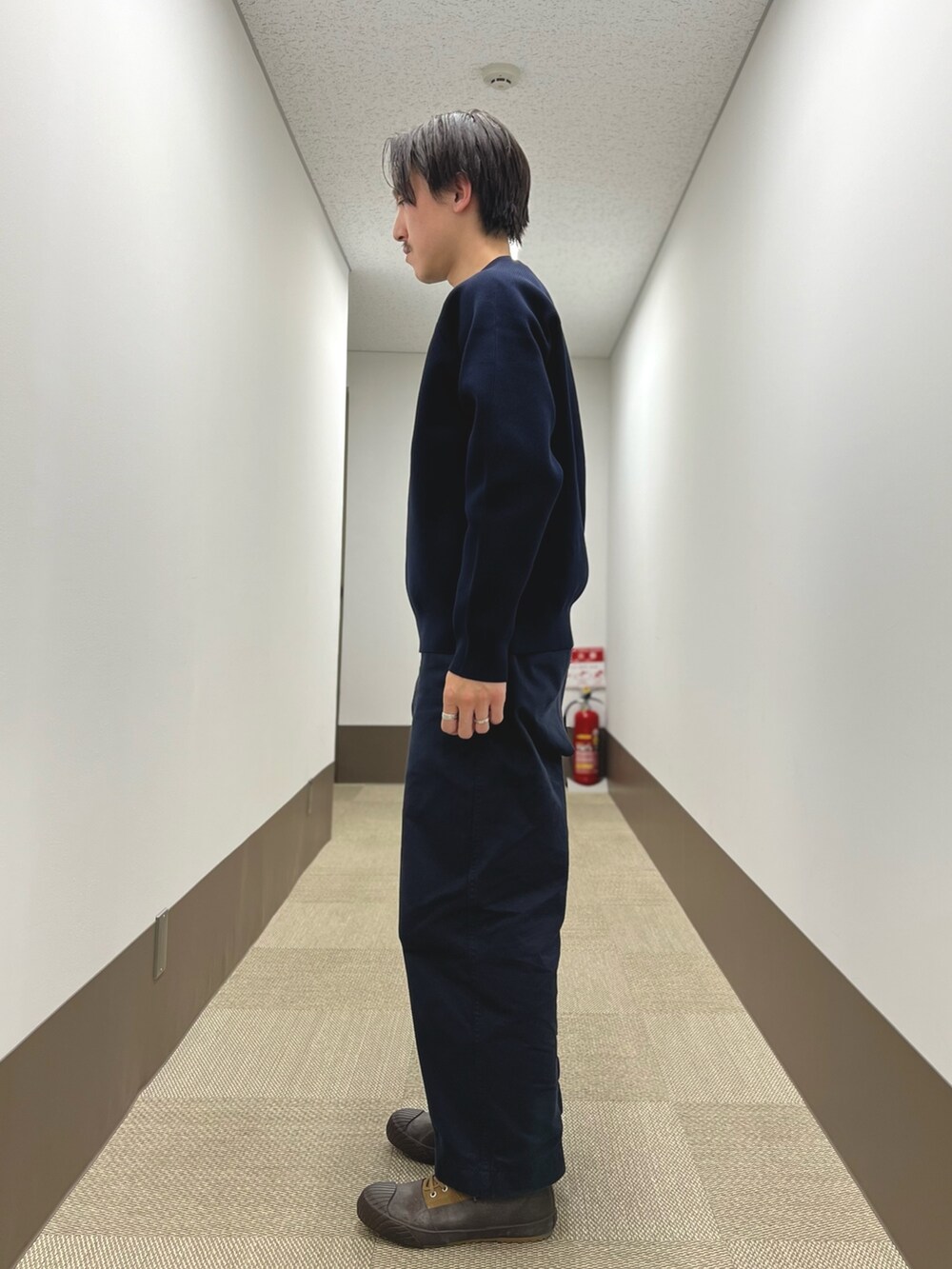 「休日スタイル、お出かけコーデ、ワントーンコーデ、ネイビー、メンズコーデ、ニット、春ニット、春コーデ、春夏コーデ、春、カジュアル、カジュアルコーデ、シンプルコーデ、いいね、save、フォローお願いします🤑」｜「NOLLEY'S goodmanの【ACTIVE SECT】《限定展開 / ウォッシャブル / 速乾 / 形態安定》クルーネックニット（ニット/セーター、ブルー系）」を使った、nishiokaさん（メンズ・169cm）の春コーディネートの3枚目の写真