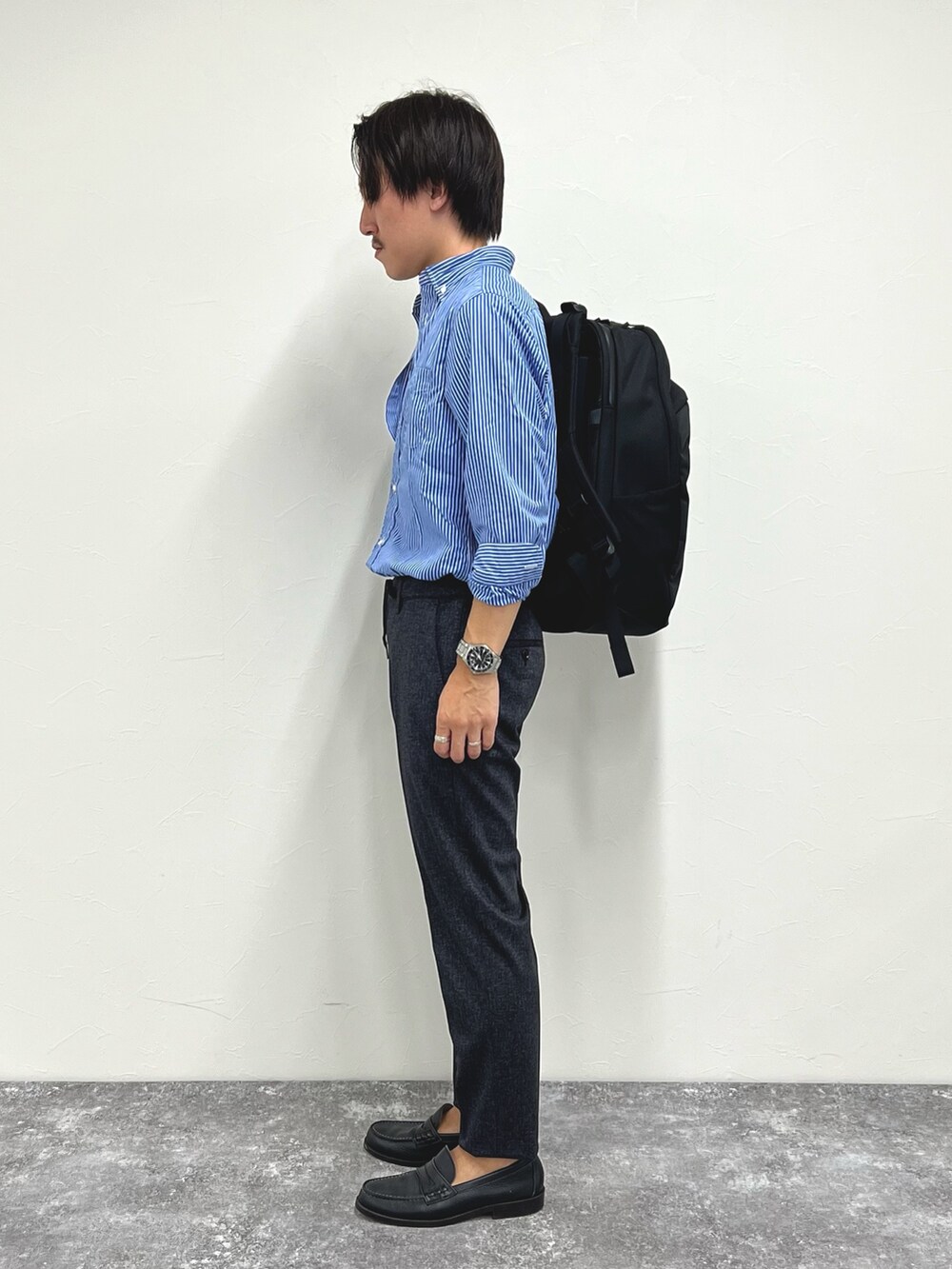 「レイヤードスタイル、お出かけコーデ、秋服準備はじめました、シャツスタイル、休日スタイル、大人コーデ、バックパック、バッグ、秋コーデ、カジュアル、カジュアルコーデ、きれいめカジュアル」｜「NOLLEY’Sのピーチブロード クジラBD 長袖シャツ（シャツ/ブラウス、ブルー系）」を使った、nishiokaさん（メンズ・169cm）の夏コーディネートの5枚目の写真
