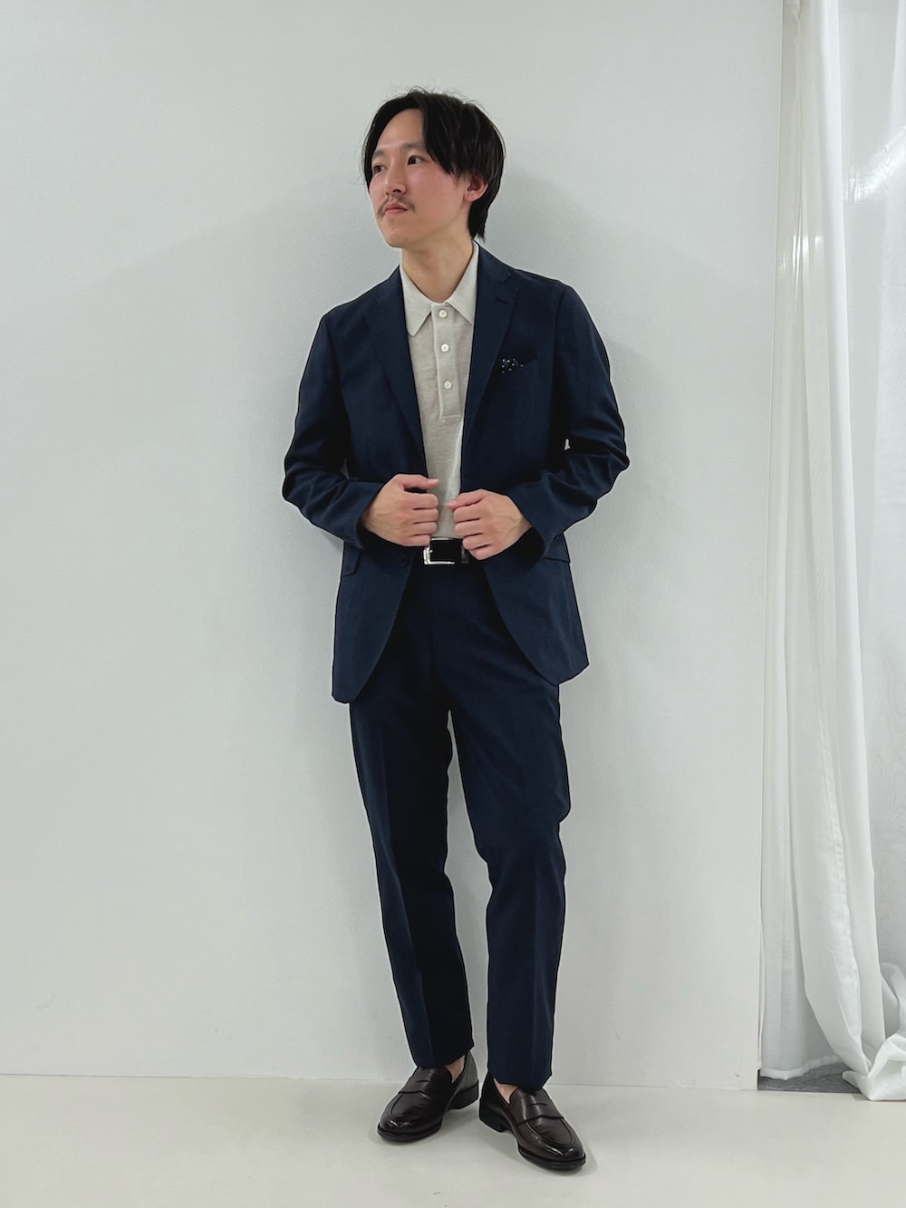 「ローファー、セットアップ、メンズファッション、きれいめカジュアル、春夏コーデ、スラックス、ビジネススタイル、ジャケット、通勤コーデ、スーツスタイル、春コーデ、夏コーデ」｜「NOLLEY'S goodmanの《ビジカジ / セットアップ対応》サマートラベスト TRABEST ジャケット（テーラードジャケット、ブルー系）」を使った、nishiokaさん（メンズ・169cm）の春コーディネートの2枚目の写真