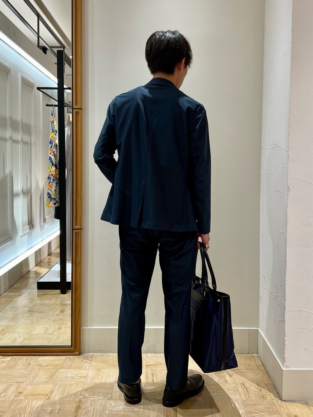 「アツいコーデ全部見せ、秋服準備はじめました、スラックス、セットアップ、シンプルコーデ、きれいめカジュアル、大人コーデ、ジャケット、ビジネススタイル」｜「NOLLEY'S goodmanの《セットアップ対応》TRABEST メランジニット イージージャケット（テーラードジャケット、ブルー系）」を使った、nishiokaさん（メンズ・169cm）の夏コーディネートの4枚目の写真