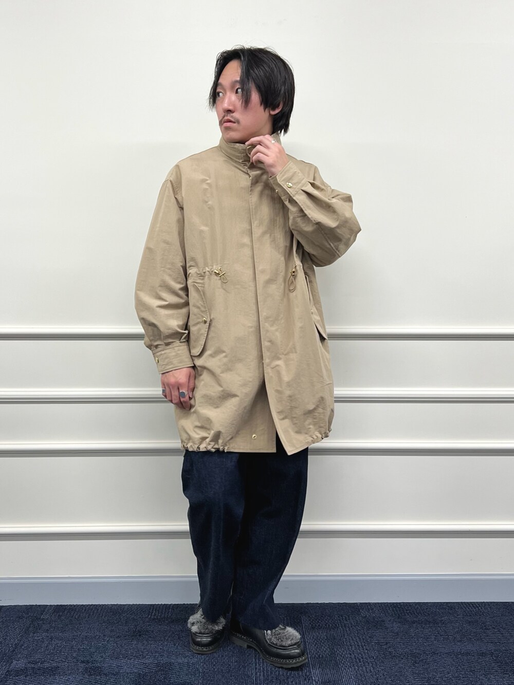 「カジュアル、お洒落さんとつながりたい、春アウター、ワイドデニム、ミリタリー、outfit、カジュアルコーデ、春コーデ、春夏コーデ、ダウン、ダウンベスト、デニム、デニムパンツ、モッズコート、お出かけコーデ」｜「NOLLEY’SのNMPモッズコート（モッズコート、ベージュ系）」を使った、nishiokaさん（メンズ・169cm）の冬コーディネートの3枚目の写真