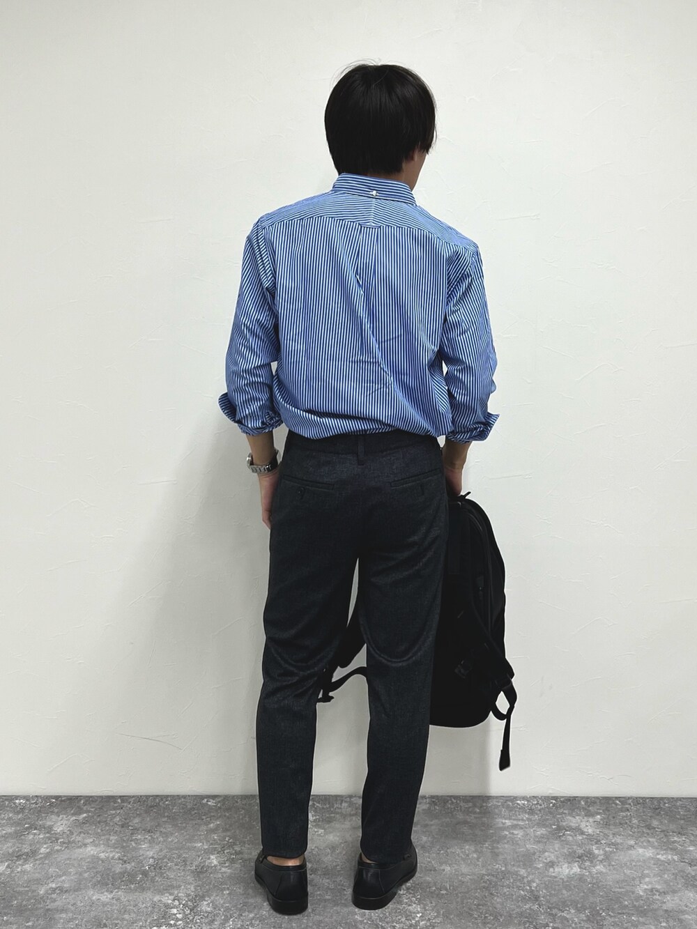 「レイヤードスタイル、お出かけコーデ、秋服準備はじめました、シャツスタイル、休日スタイル、大人コーデ、バックパック、バッグ、秋コーデ、カジュアル、カジュアルコーデ、きれいめカジュアル」｜「NOLLEY’Sのピーチブロード クジラBD 長袖シャツ（シャツ/ブラウス、ブルー系）」を使った、nishiokaさん（メンズ・169cm）の夏コーディネートの6枚目の写真