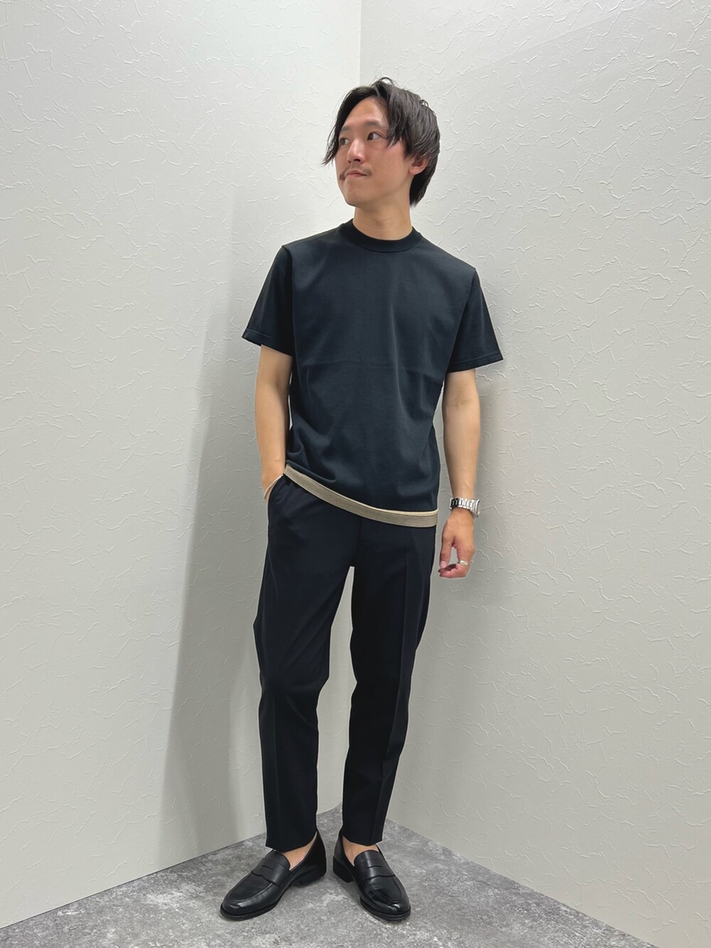 「夏コーデ、モノトーン、ローファー、ボーダー、きれいめカジュアル、シンプルコーデ、ニット、カジュアルコーデ、ブラック、春夏コーデ、ブラックコーデ」｜「NOLLEY'S goodmanの《吸汗性 / 通気性》マシンウォッシャブル ニットTシャツ（ニット/セーター、ブラック系）」を使った、nishiokaさん（メンズ・169cm）の夏コーディネートの4枚目の写真