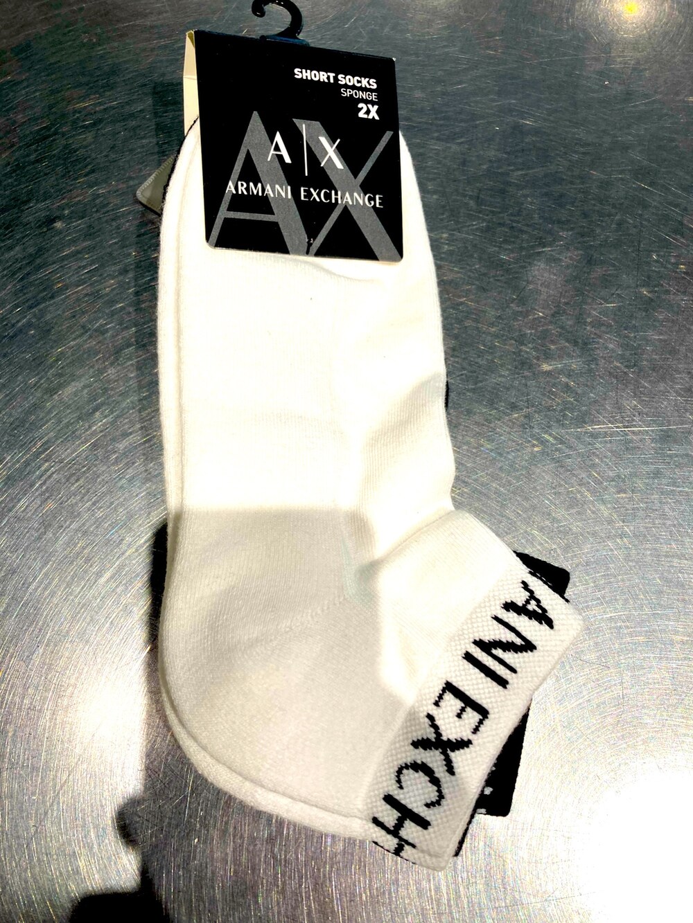 「ARMANIEXCHANGE、armaniexchange、ビッグシルエット、夏コーデ、休日コーデ、カジュアル、大人カジュアル、くつした、スニーカー、ビックシルエット、スウェットパンツ、ブルゾン、フェススタイル、アメ村、アルコール兄さん」｜「ARMANI EXCHANGEの【A|X アルマーニ エクスチェンジ】エンボスロゴ　ボンバージャケット（ブルゾン、グレー系）」を使った、タクさん（メンズ・165cm）の夏コーディネートの5枚目の写真