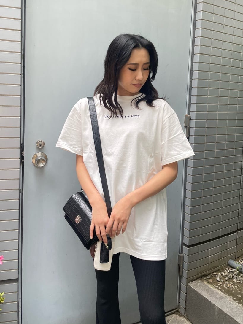AKARIさんの「リブフレアレギンスパンツ（EVRIS）」を使ったコーディネートの4枚目の写真