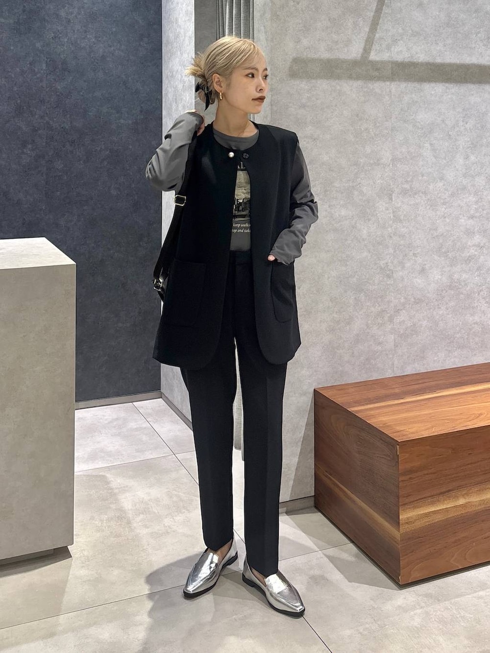 「MazellのMazell / 2WAYソフトモカローファー(ローファー、シルバー系)」を使った、nonko1996さん(レディース・155cm)の冬コーディネートの2枚目の写真